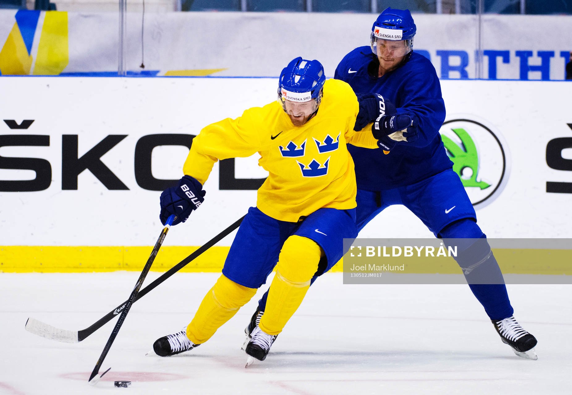 Daniel Sedin och Alexander Edler på Sveriges träning