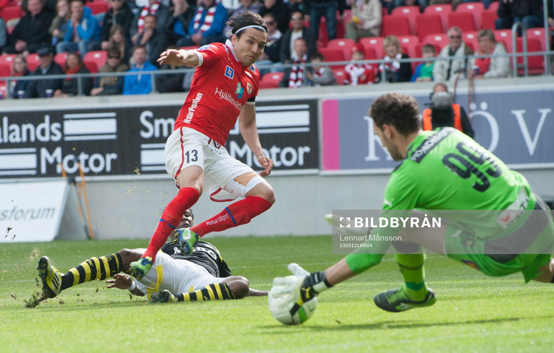 Jättechans när Kennedy Igboananike, AIK, kommer fri med