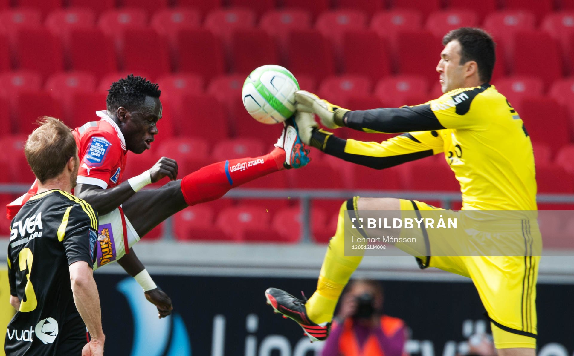 Papa Diouf, Kalmar och Kyriakos Stamatopoulos, målvakt, AIK