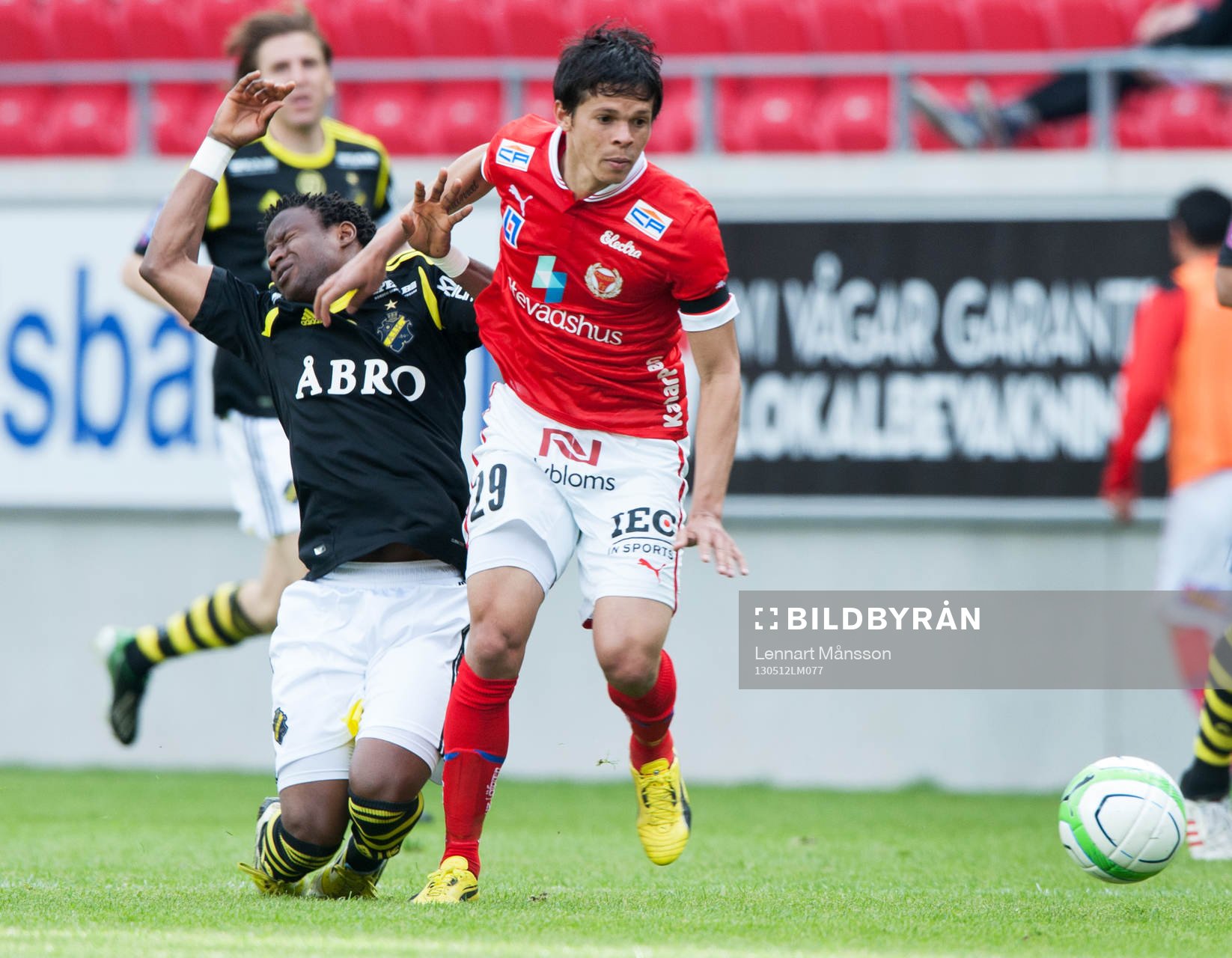 Armbåge, Romario Sipiao, Kalmar och Kennedy Igboananike,