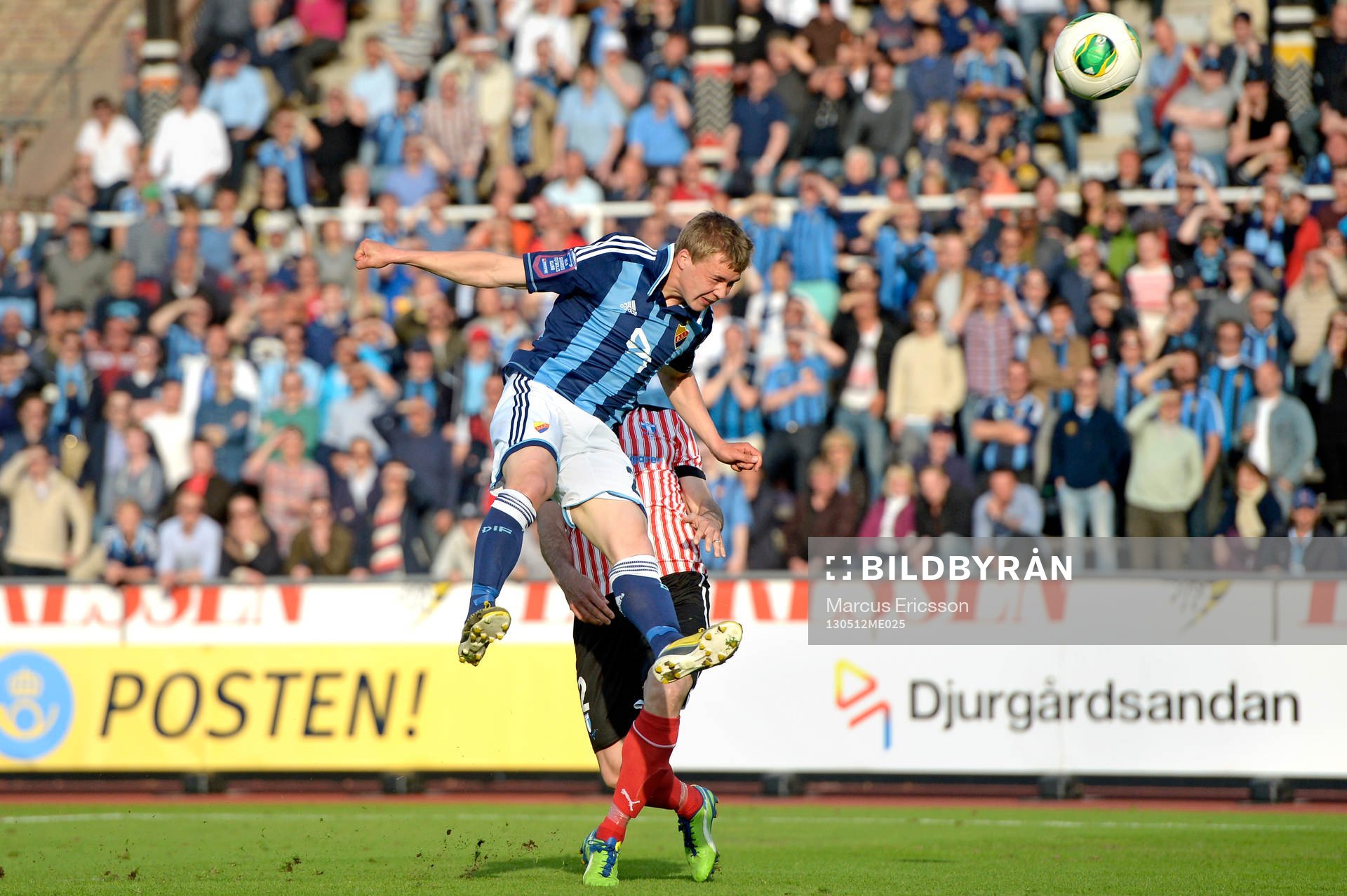 Simon Tibbling, Djurgården, nickar på ett inlägg
