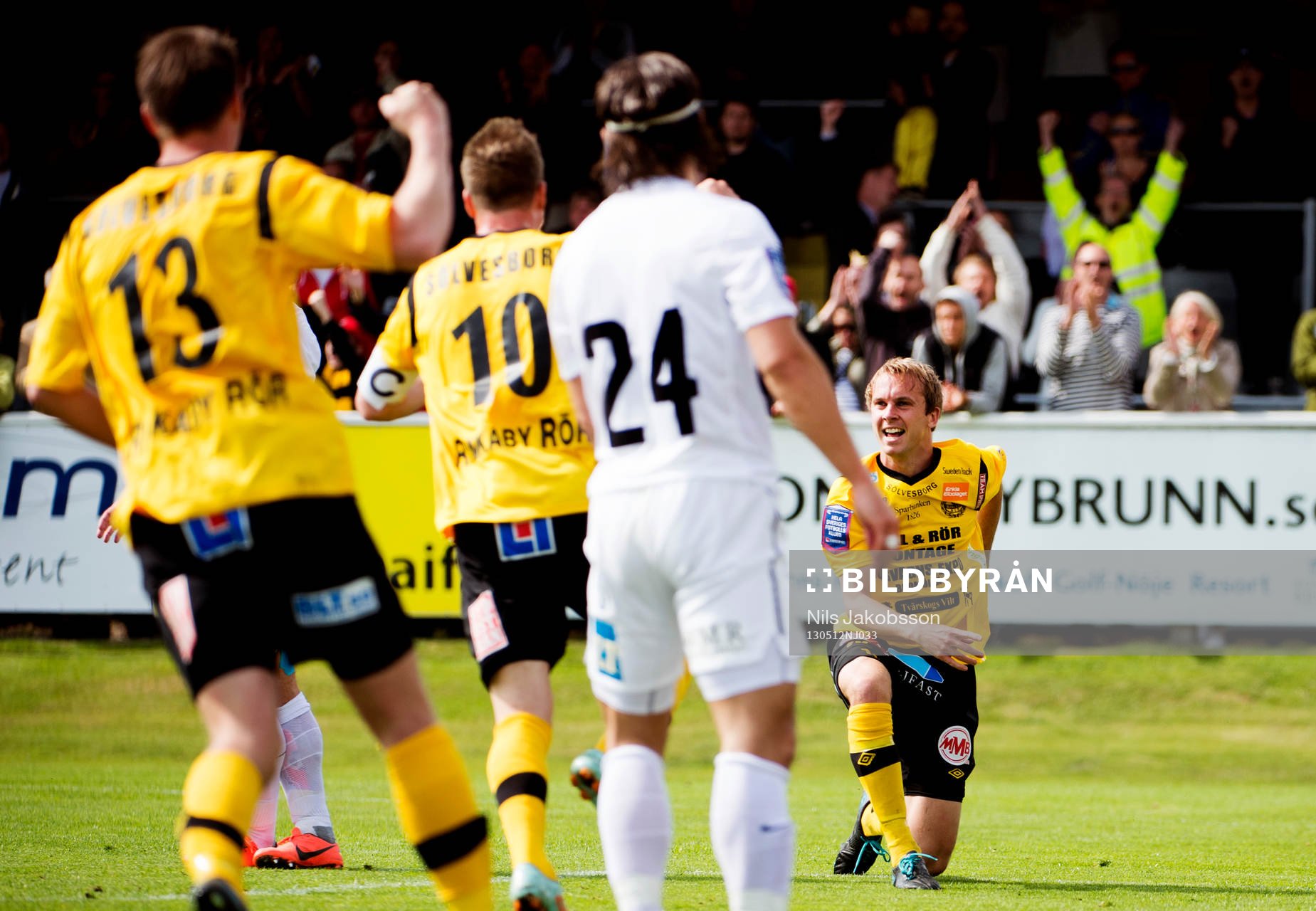 Craig Henderson, Mjällby, har precis nickat in 2-0