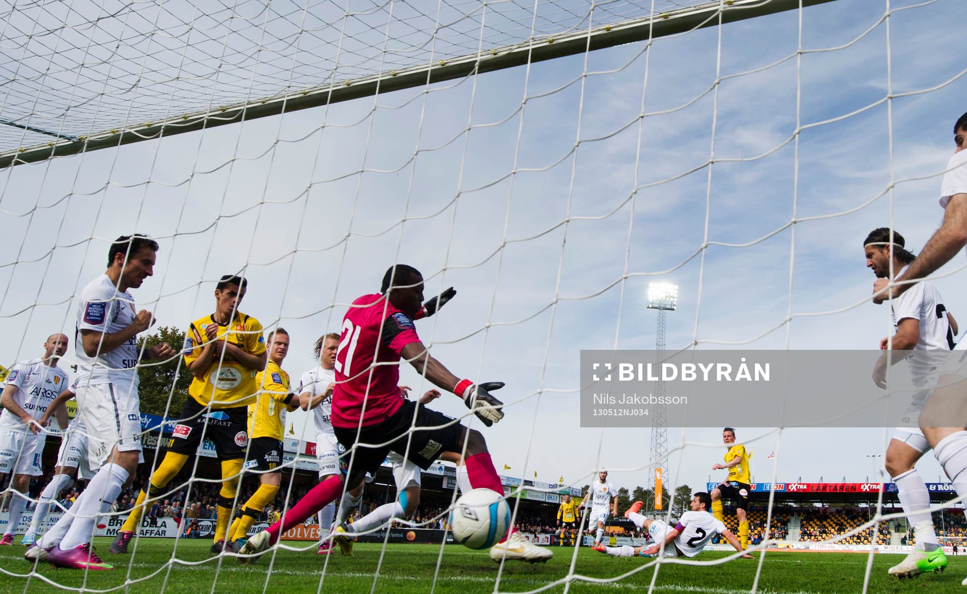 Kristian Haynes, Mjällby, dundrar in 4-0  bakom Dwayne