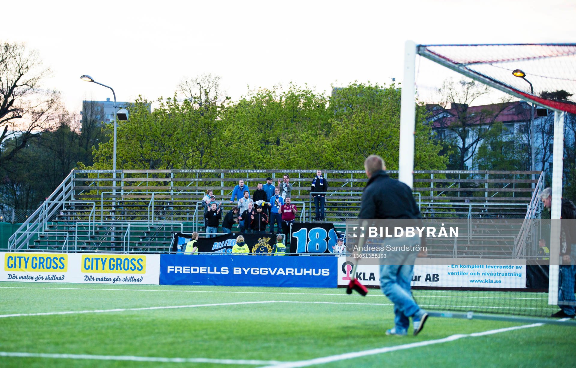 Gefle fans sjunger på läktaren långt