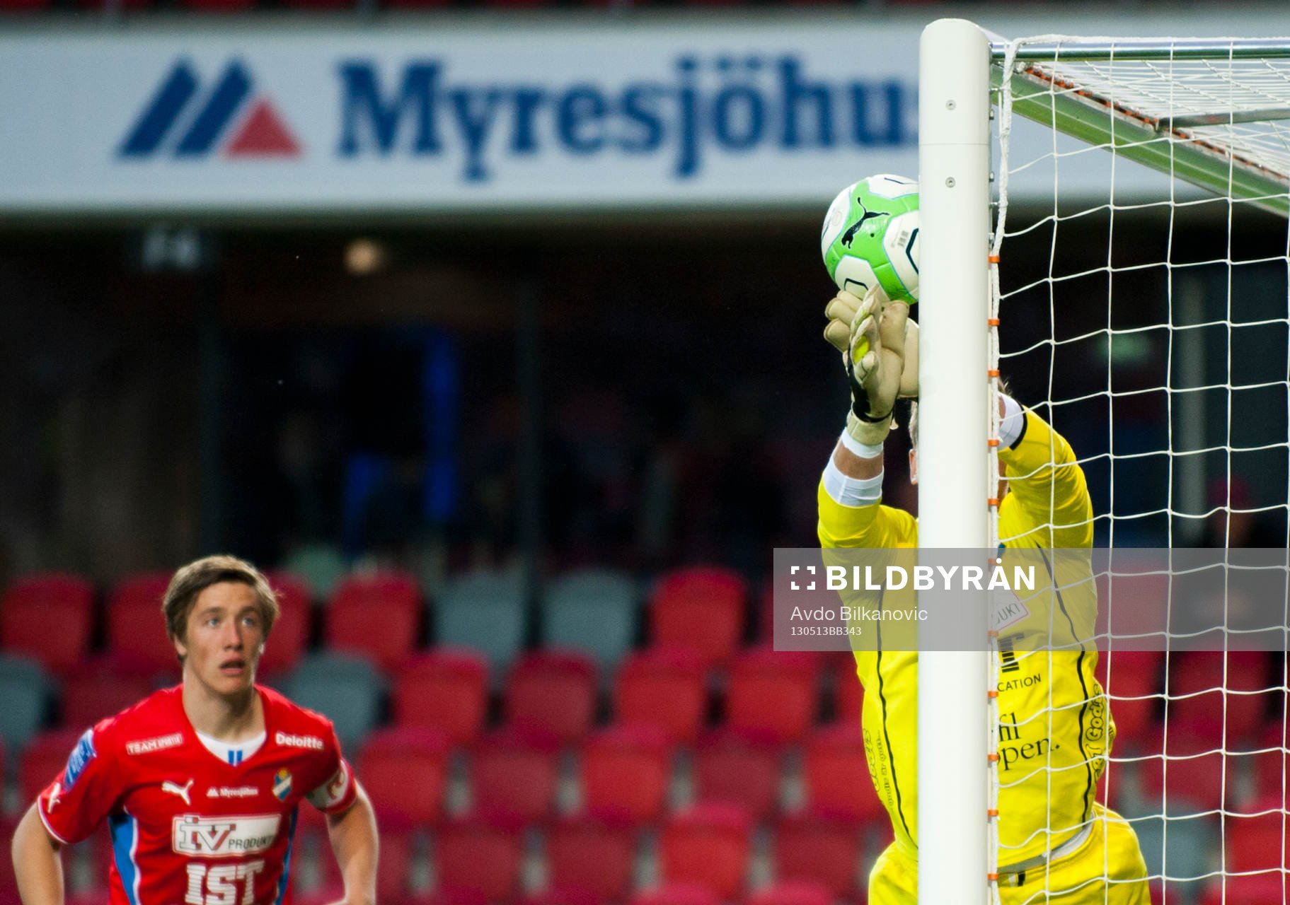 Alexander Nadj, målvakt, Öster, håller på att tappa