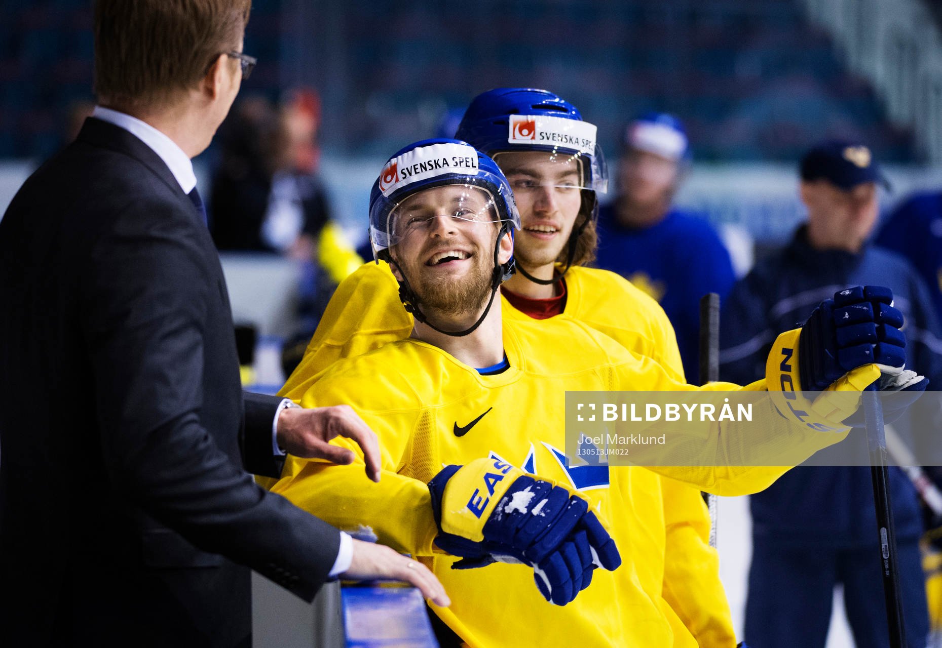 Fredrik Pettersson skrattar