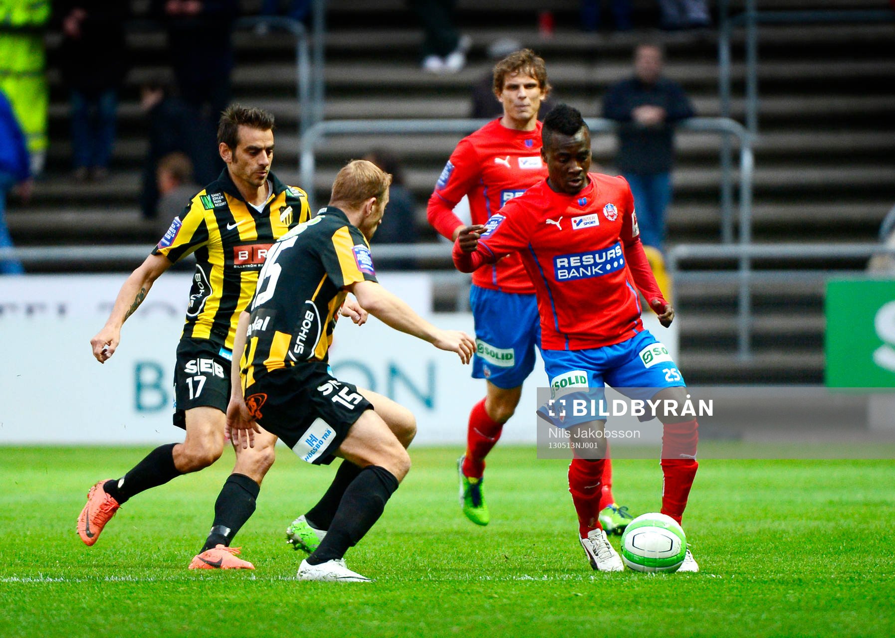 Helsingborg s David Accam och Häckens Kari Arkivuo