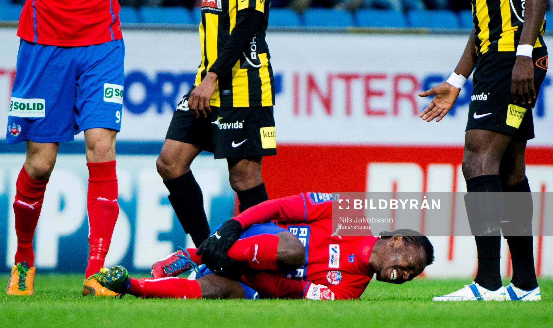May Mahlangu, Helsingborg, har ont