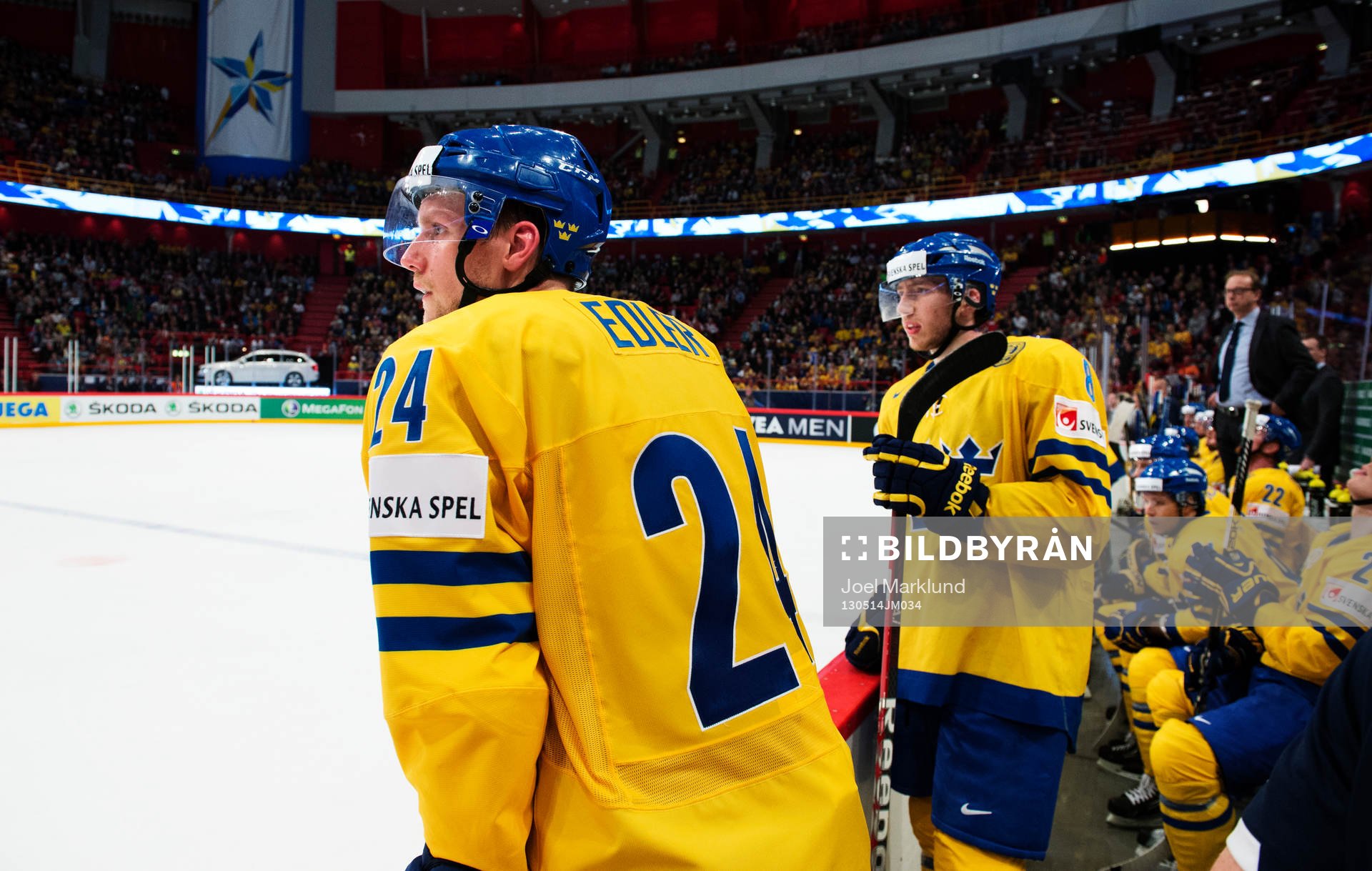 Sveriges Alexander Edler och Petter Granberg i matchen