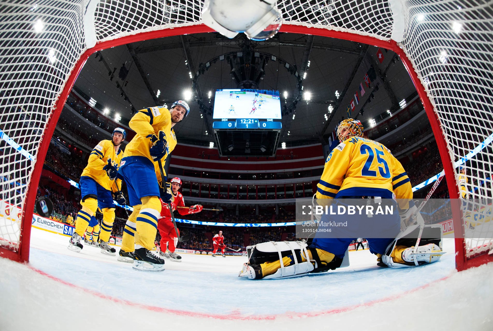 1-0-pucken från Danmarks Morten Madsen (ej i bild) går in