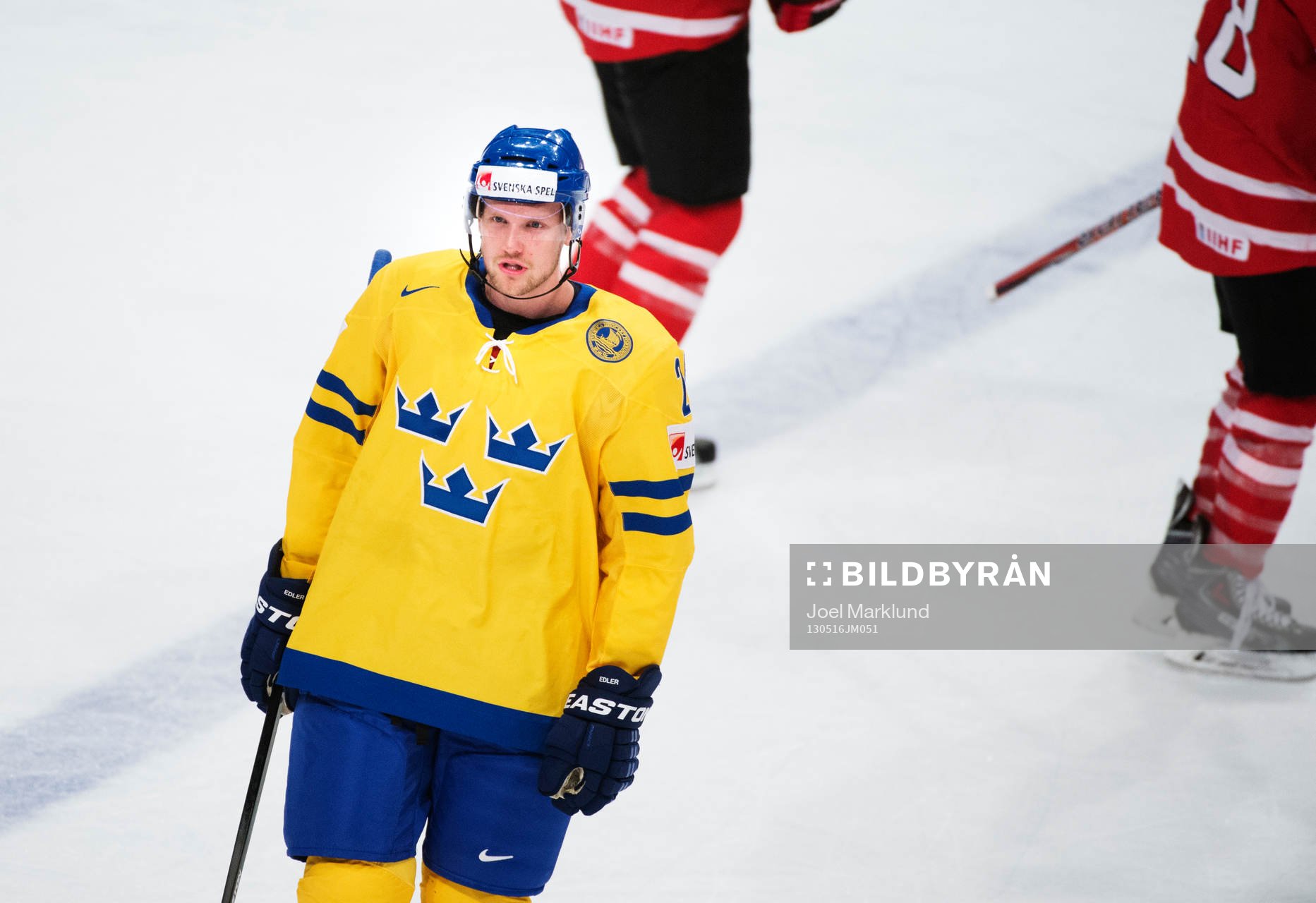 Sveriges Alexander Edler får matchstraff