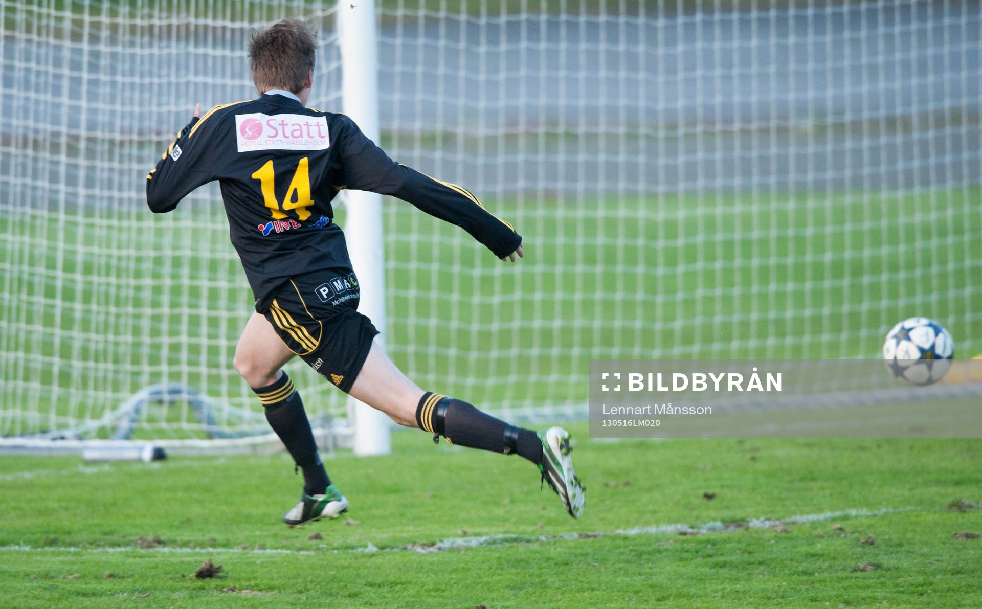 3-2 Joakim Karlsson, IFK Hässleholm, som elegant rullar in