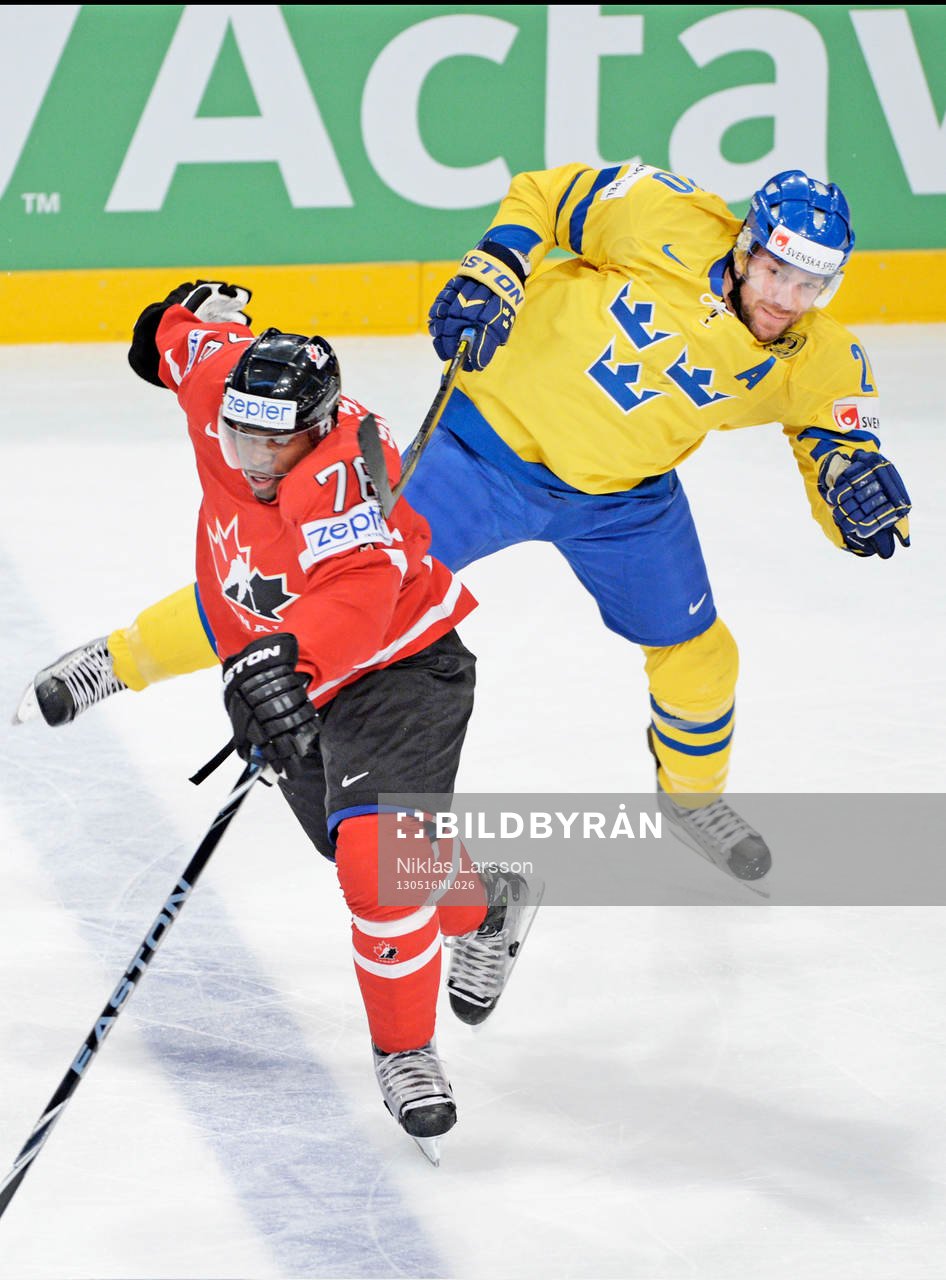 Joel Lundqvist, Sverige flyger över T J Brodie, Kanada