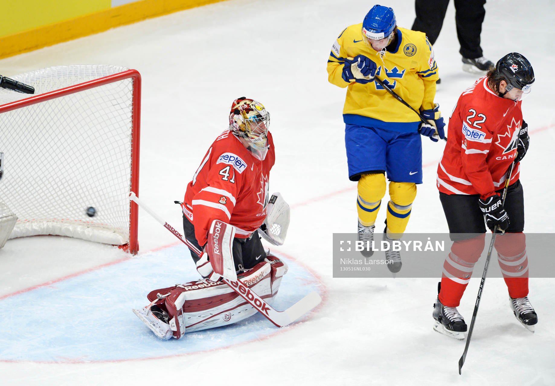 Nicklas Danielsson, Sverige gör 1-1 bakom Mike Smith,