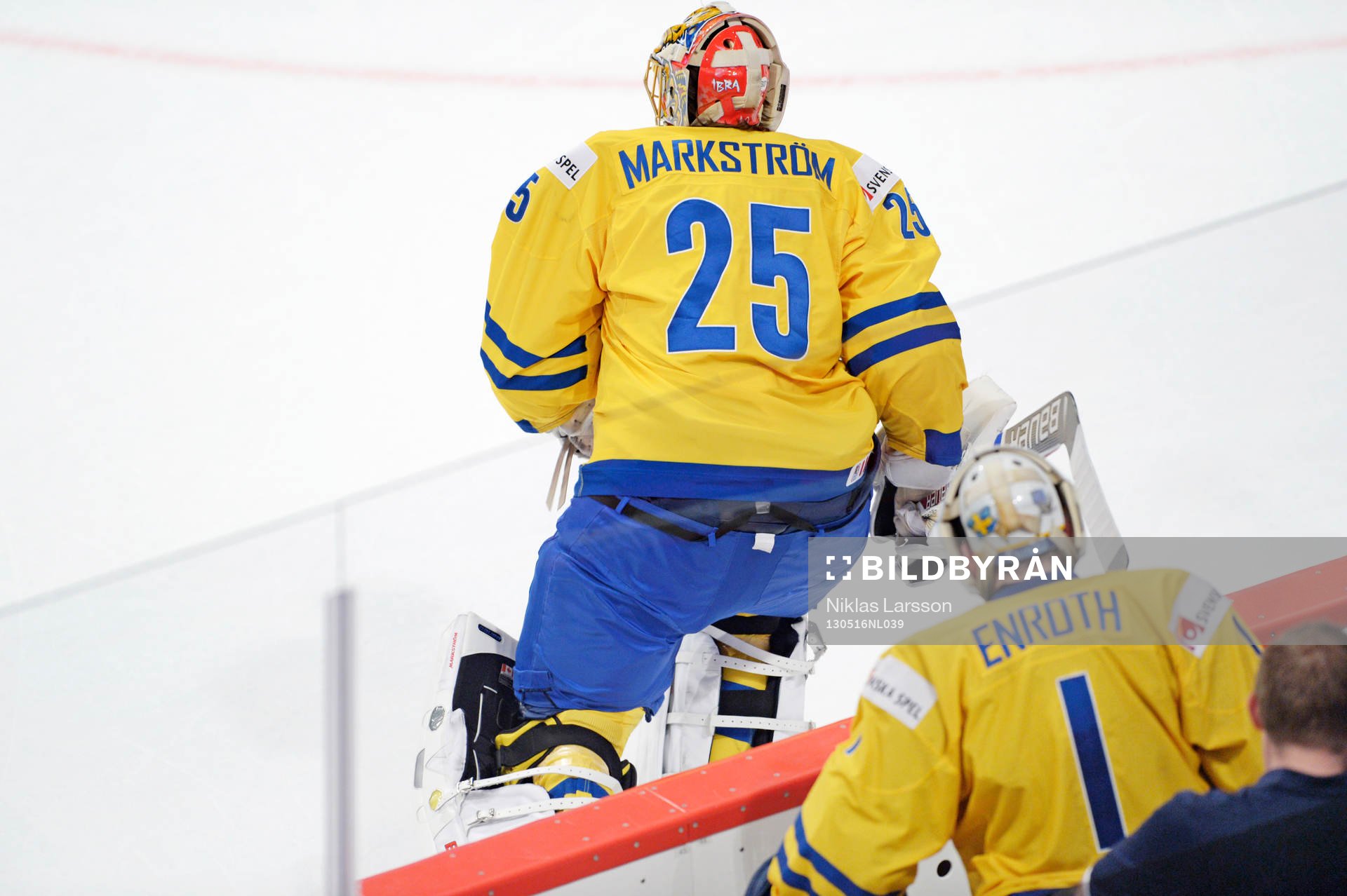 Sverige gör målvaktsbyte, ut Jhonas Enroth, in Jacob