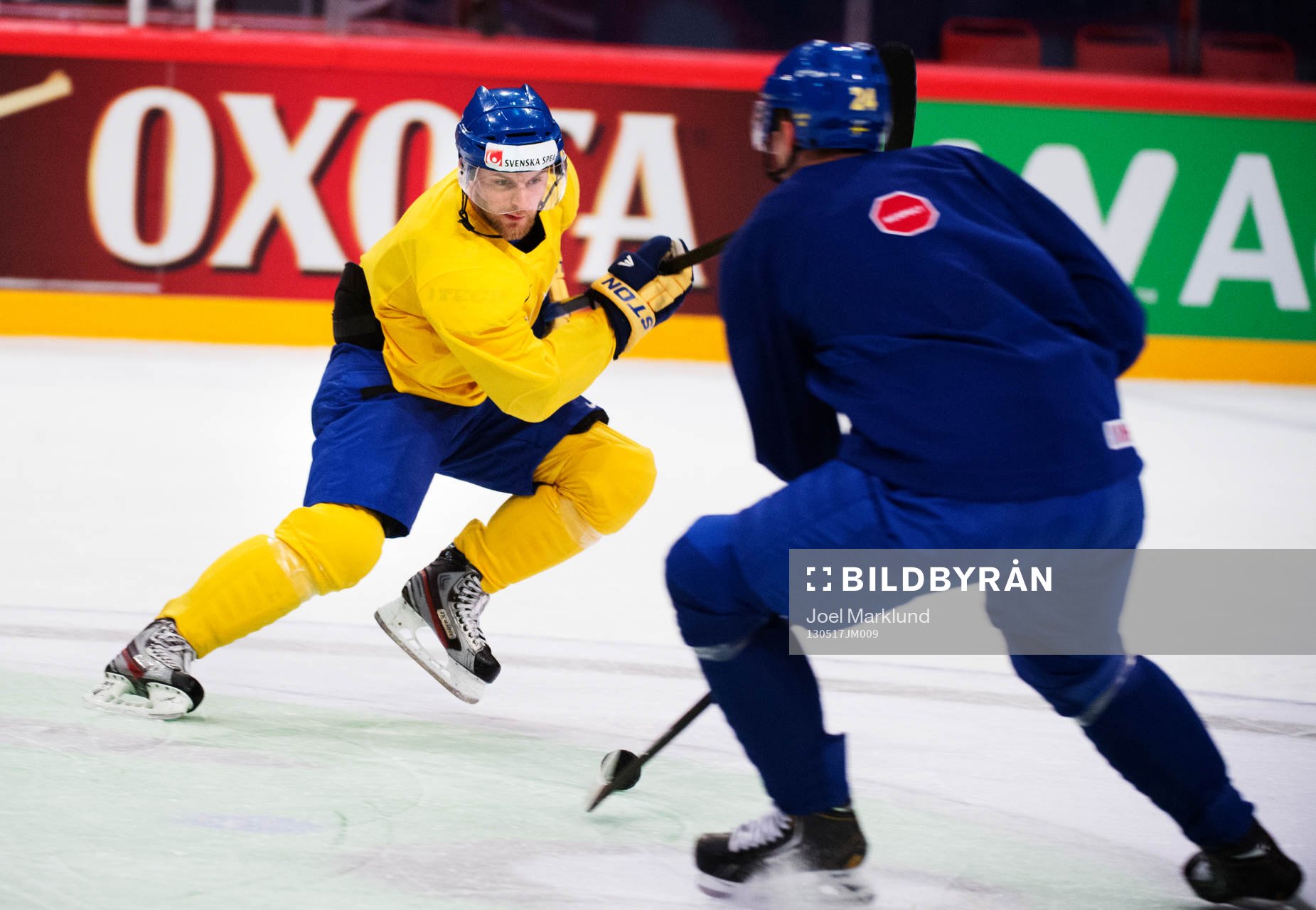 Fredrik Pettersson utmanas av Alexander Edler på Sveriges