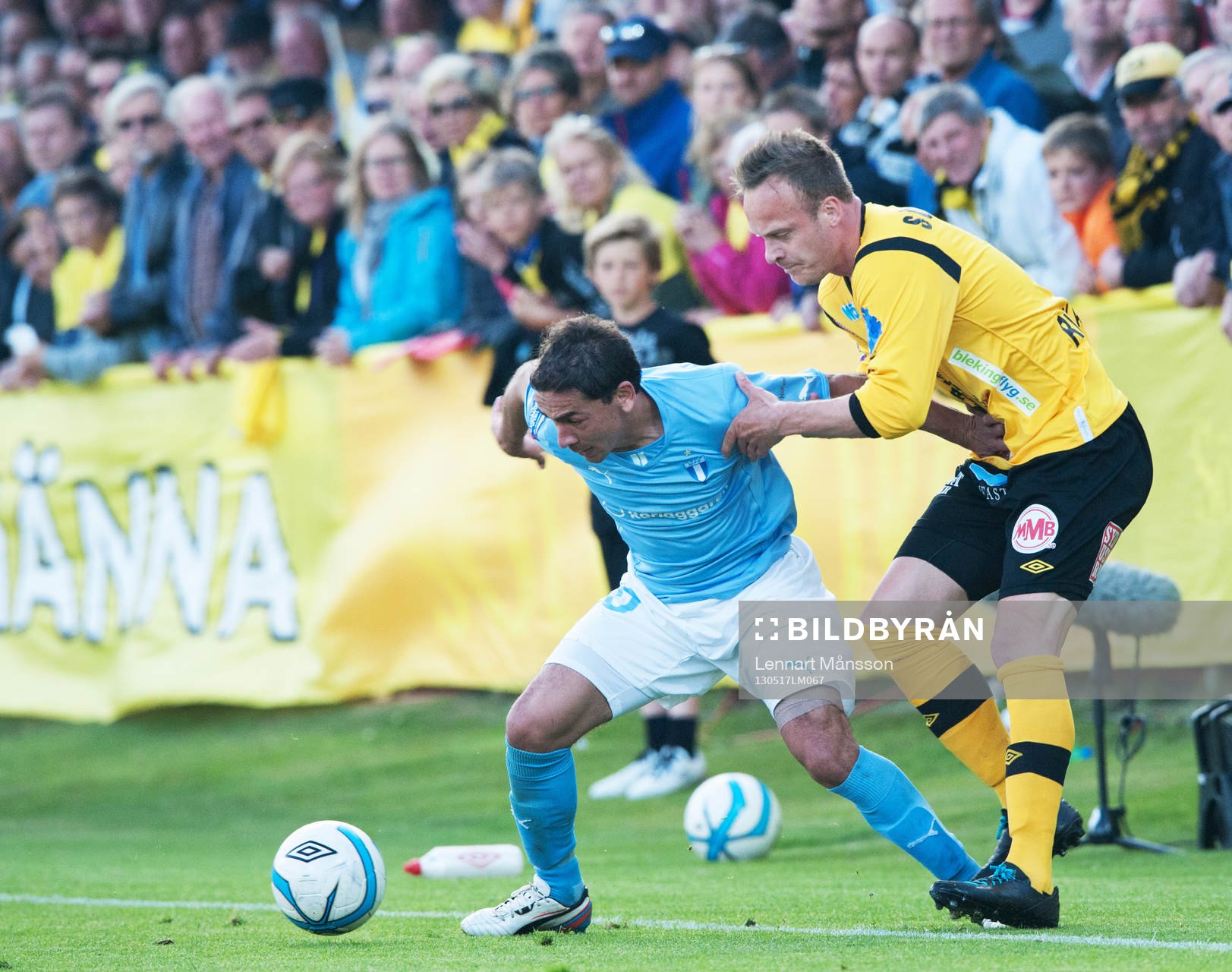 Marcus Ekenberg, Mjällby drar Ricardinho, Malmö, i armen