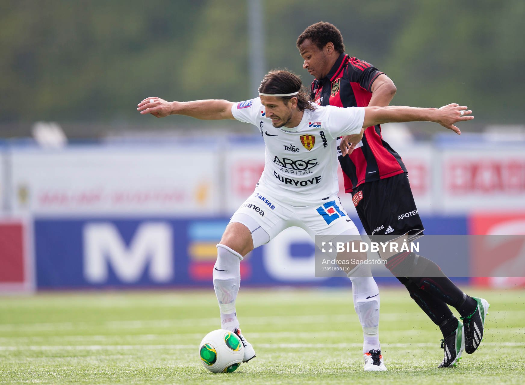 Serge-Junior Martinsson Ngouali, Brommapojkarna i kamp om