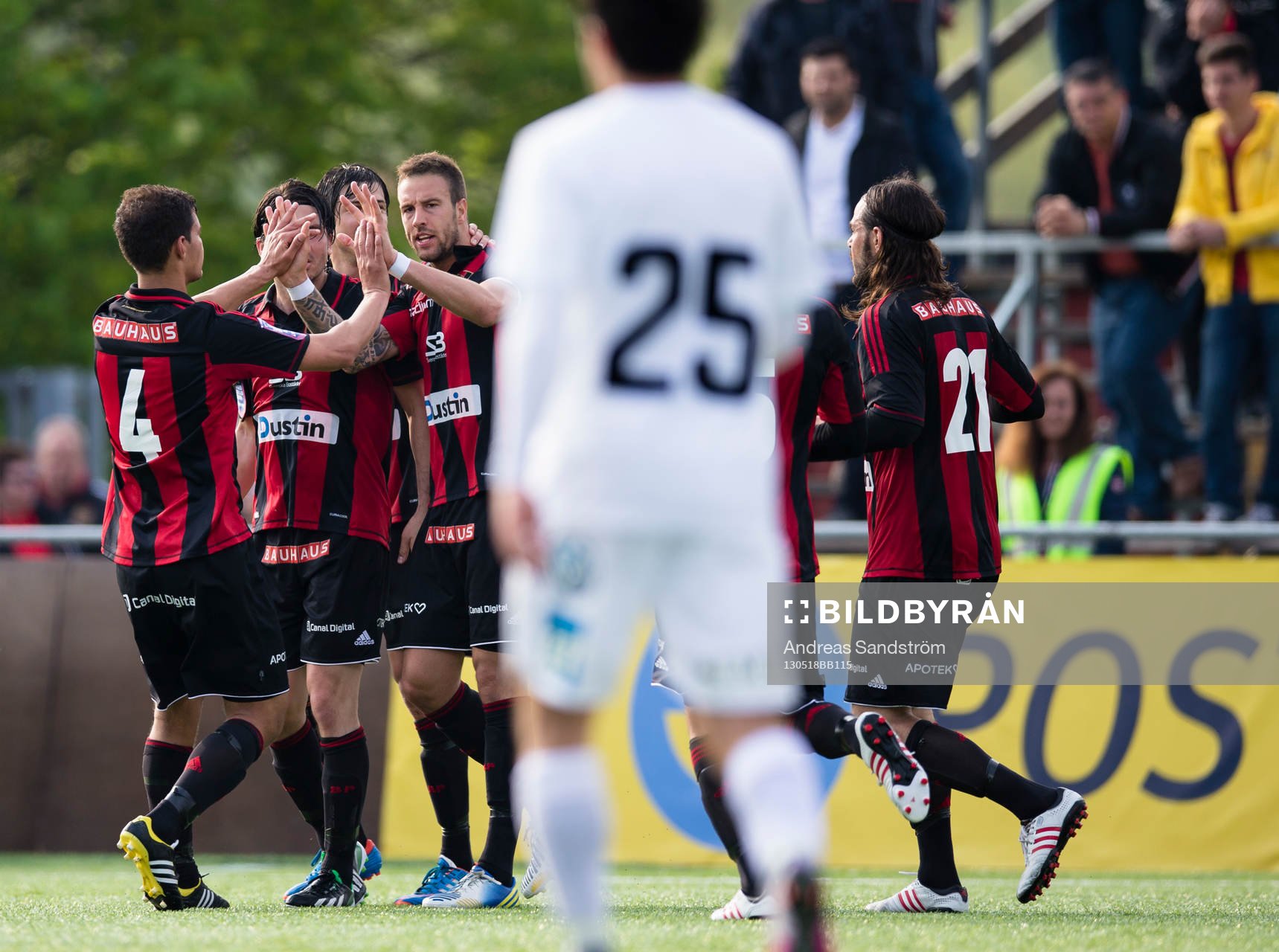 Andreas Haddad, Brommapojkarna gör 1-1 och gratuleras av