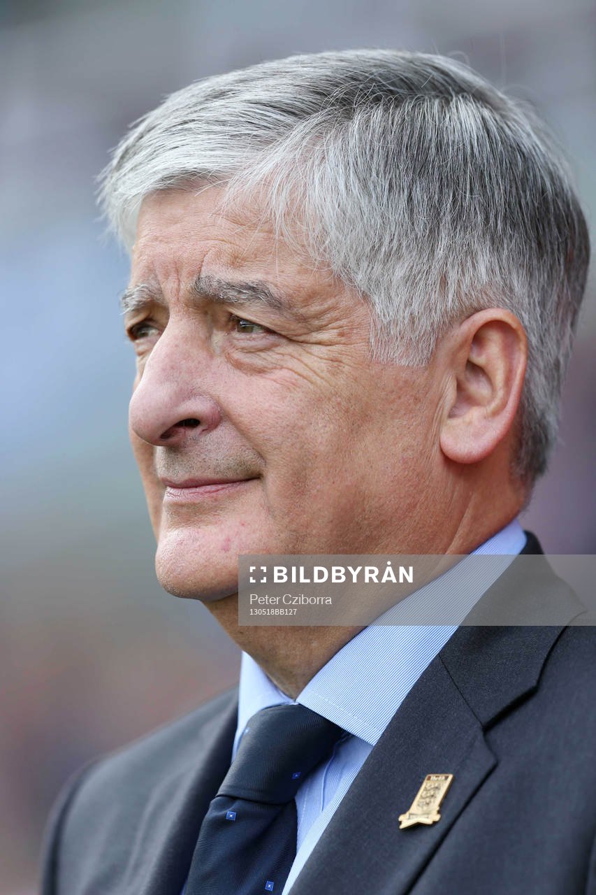 l - Army FA v FA Legends - The Madejski Stadium - 18/5/13