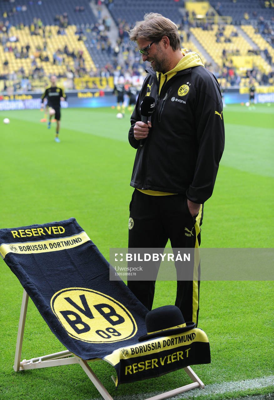 Trainer Juergen Klopp (Dortmund) mit Handtuch, Melone und