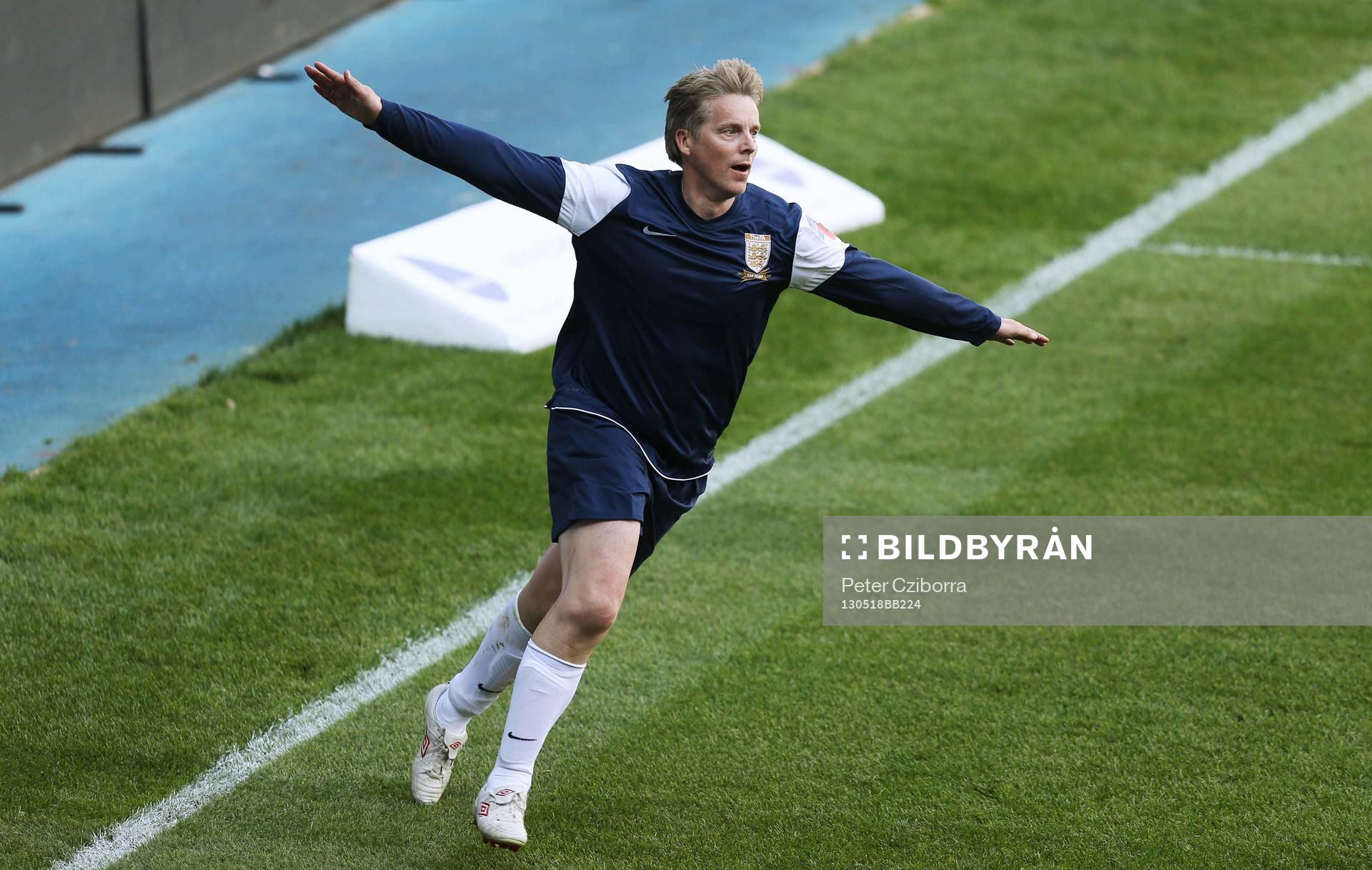 l - Army FA v FA Legends - The Madejski Stadium - 18/5/13