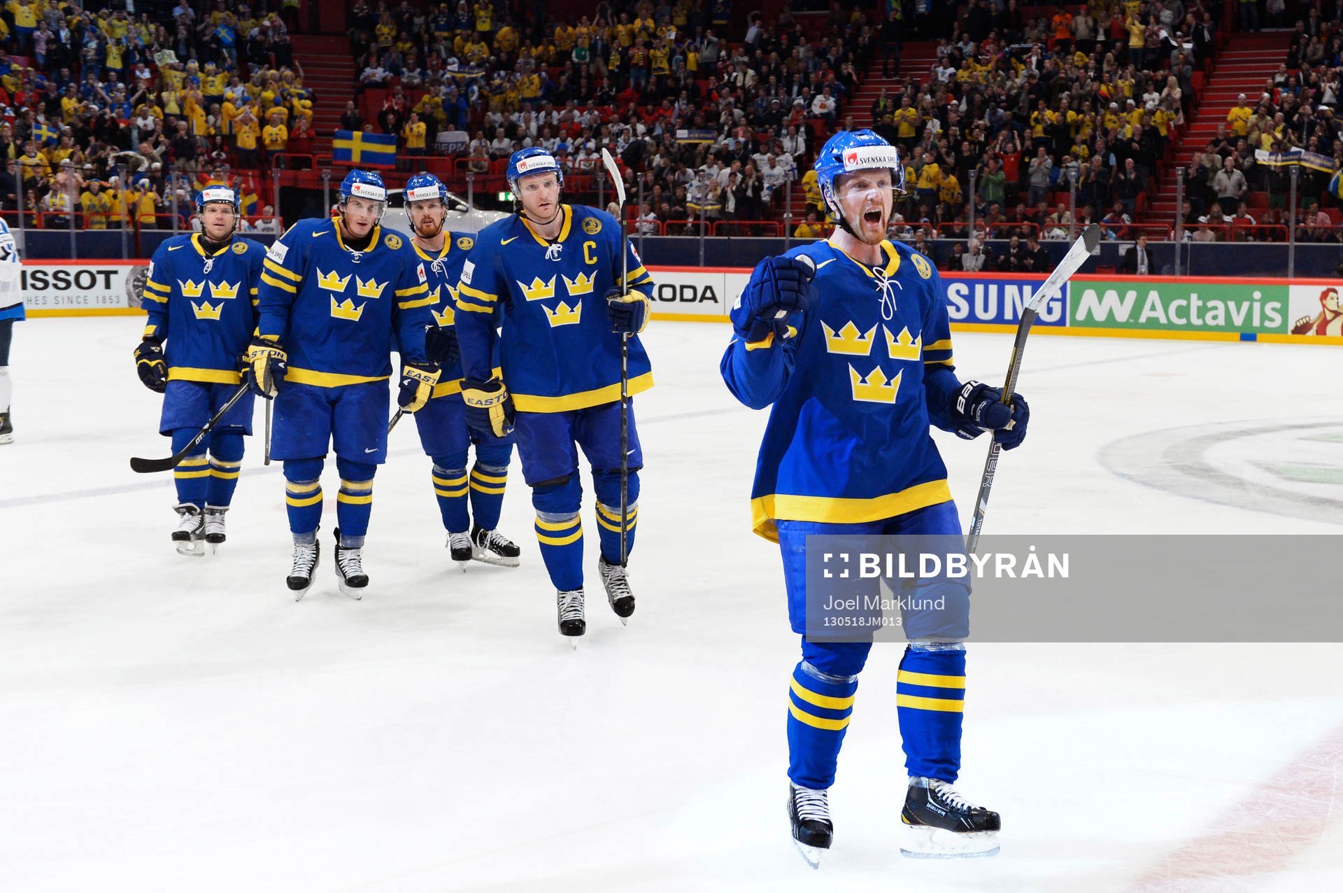Henrik Sedin, Sverige, jublar