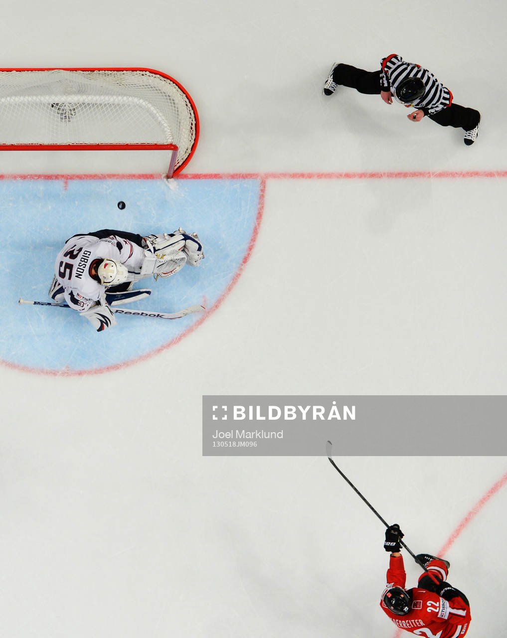s målvakt John Gibson i semifinalen mellan Schweiz och USA
