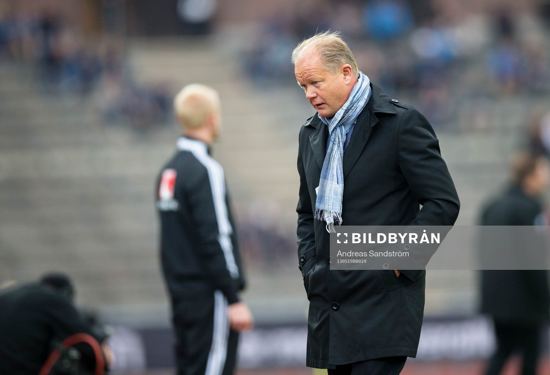 Per-Mathias Högmo, tränare Djurgården ser deppig ut