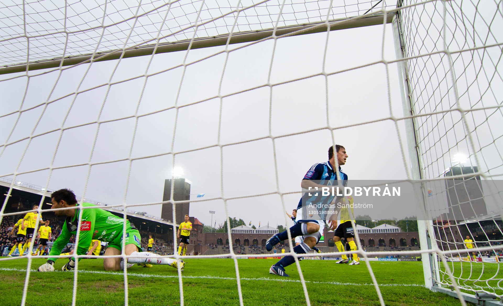 Erton Fejzullahu, Djurgården gör 1-0 bakom Stojan Lukic,