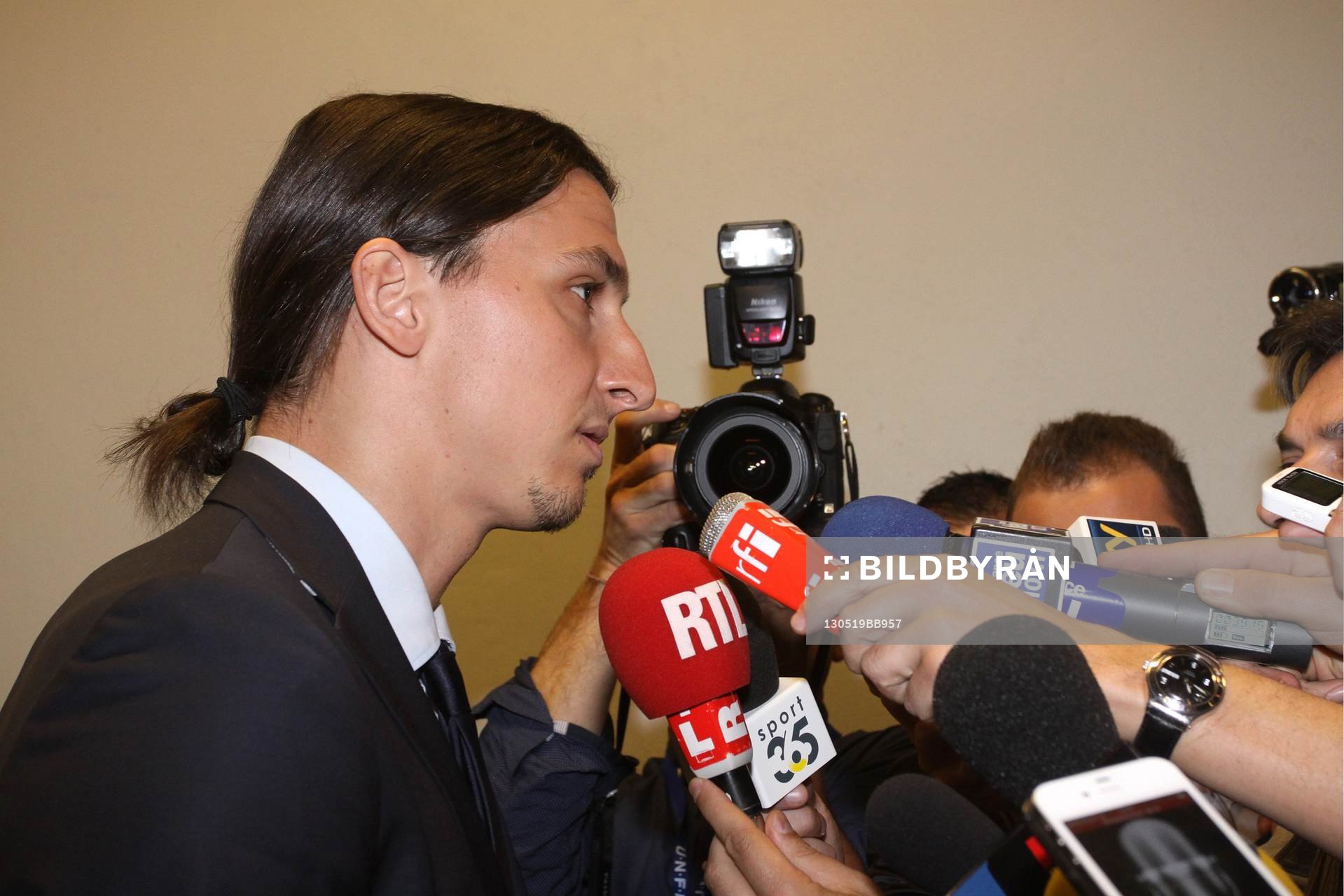 Zlatan Ibrahimovic ( meilleur joueur Ligue 1 ) - 19.05.2013