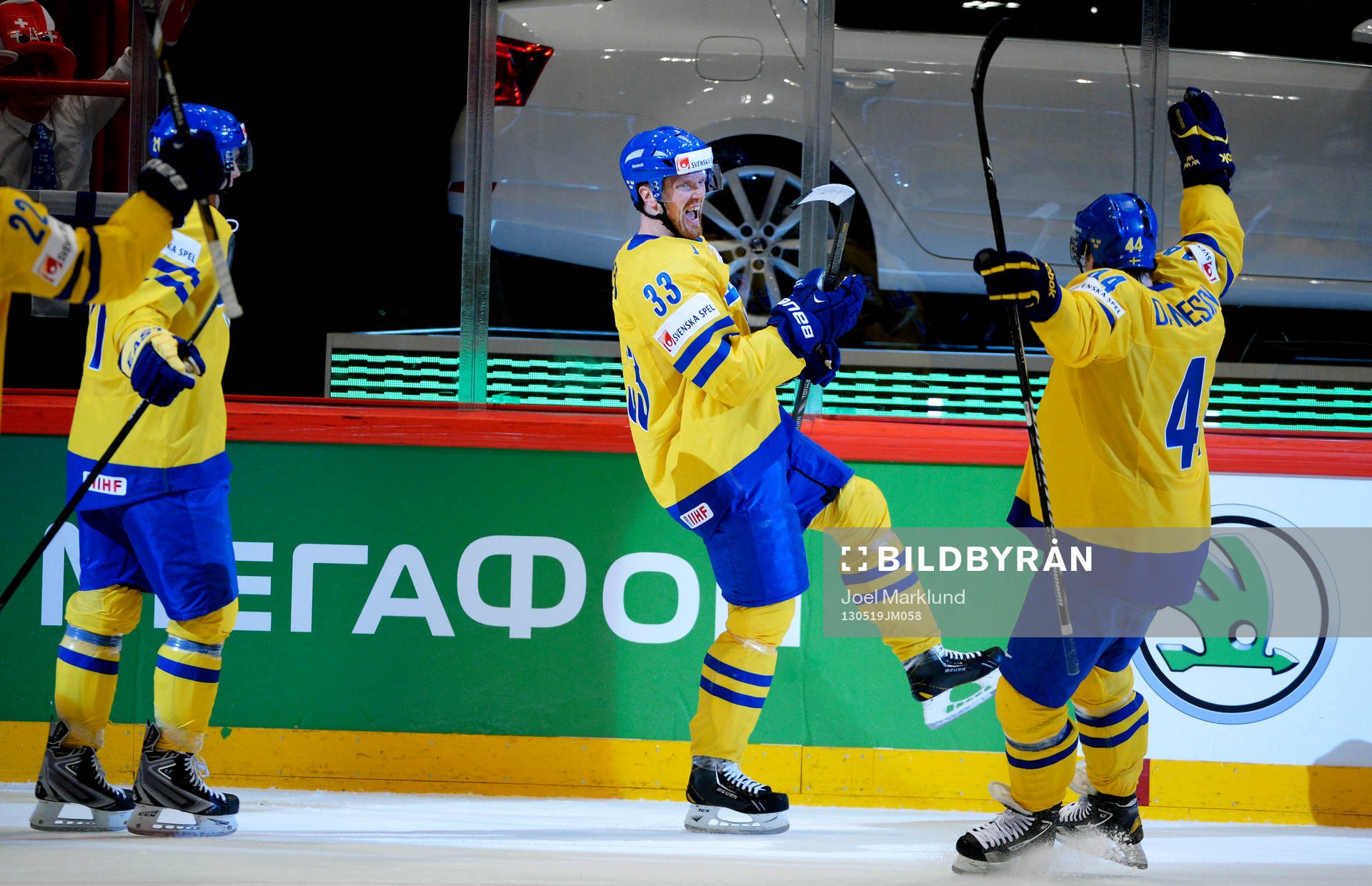 Henrik Sedin jublar