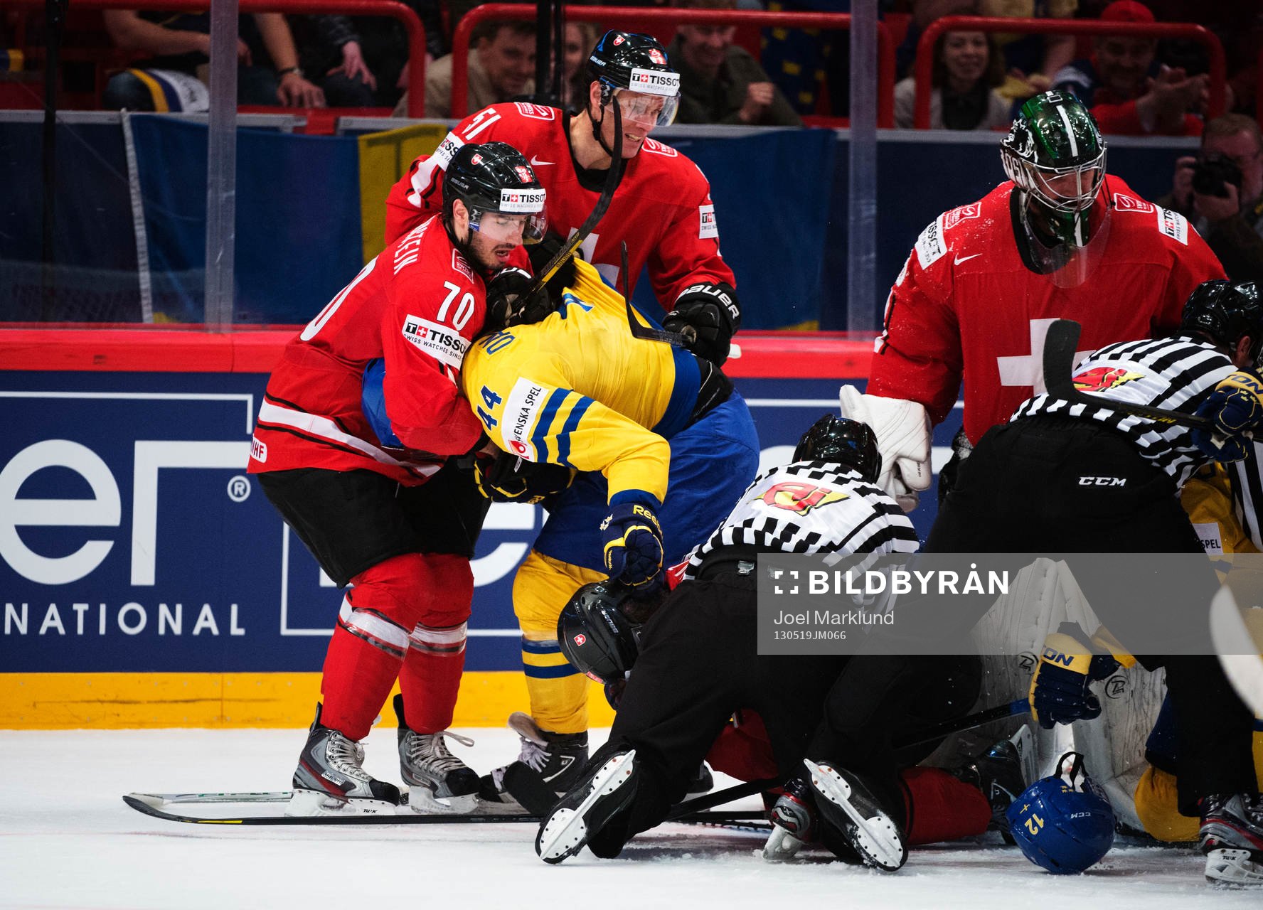Schweiz Denis Hollenstein och Ryan Gardner i bråk med