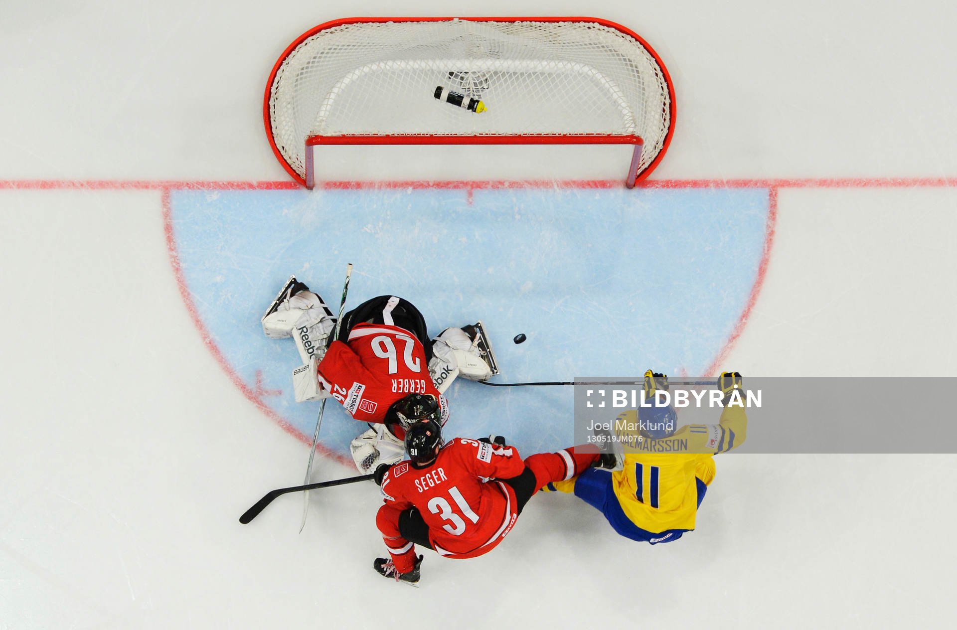 Sveriges Simon Hjalmarsson gör 1-3 i finalen mellan