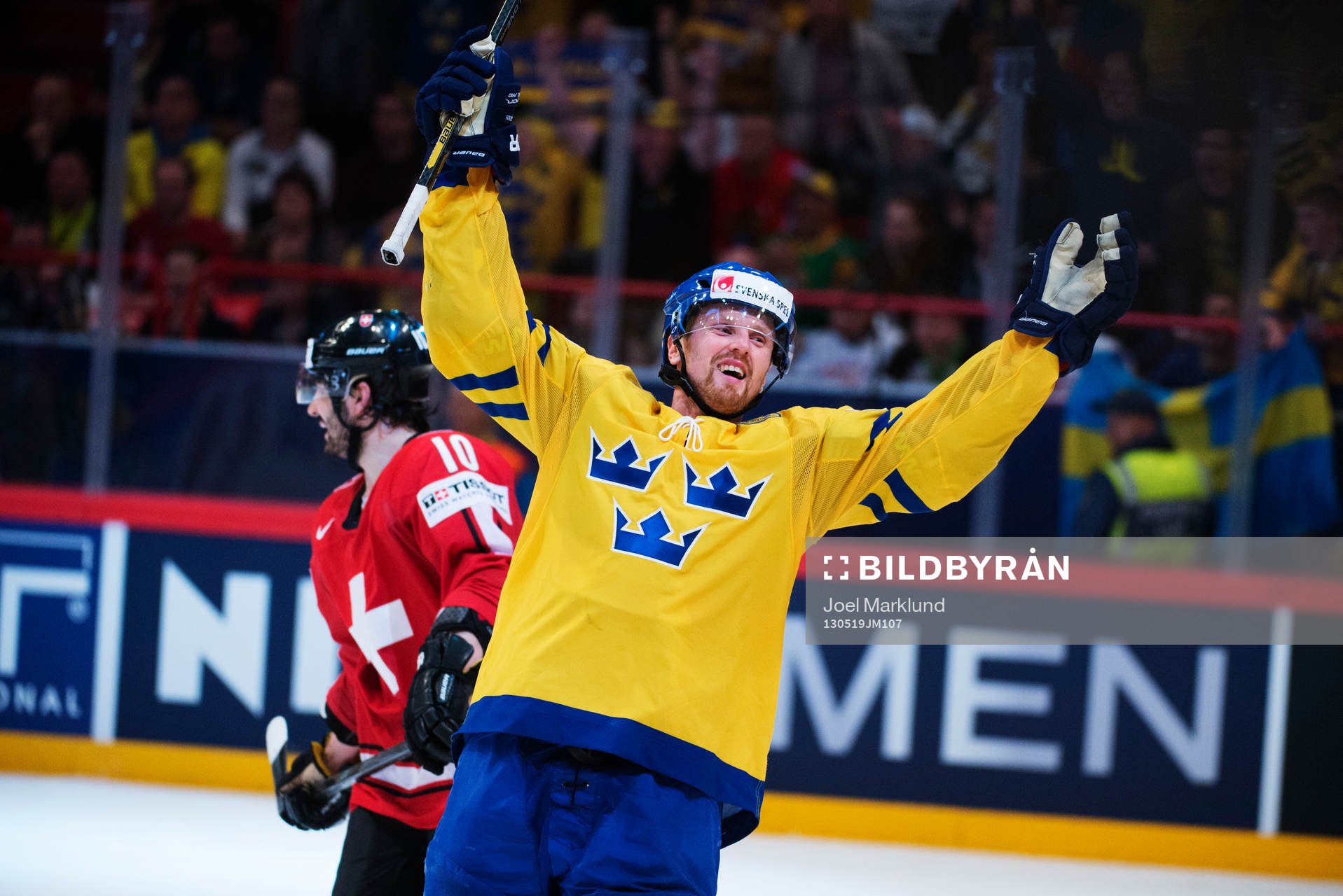 Sveriges Henrik Sedin jublar