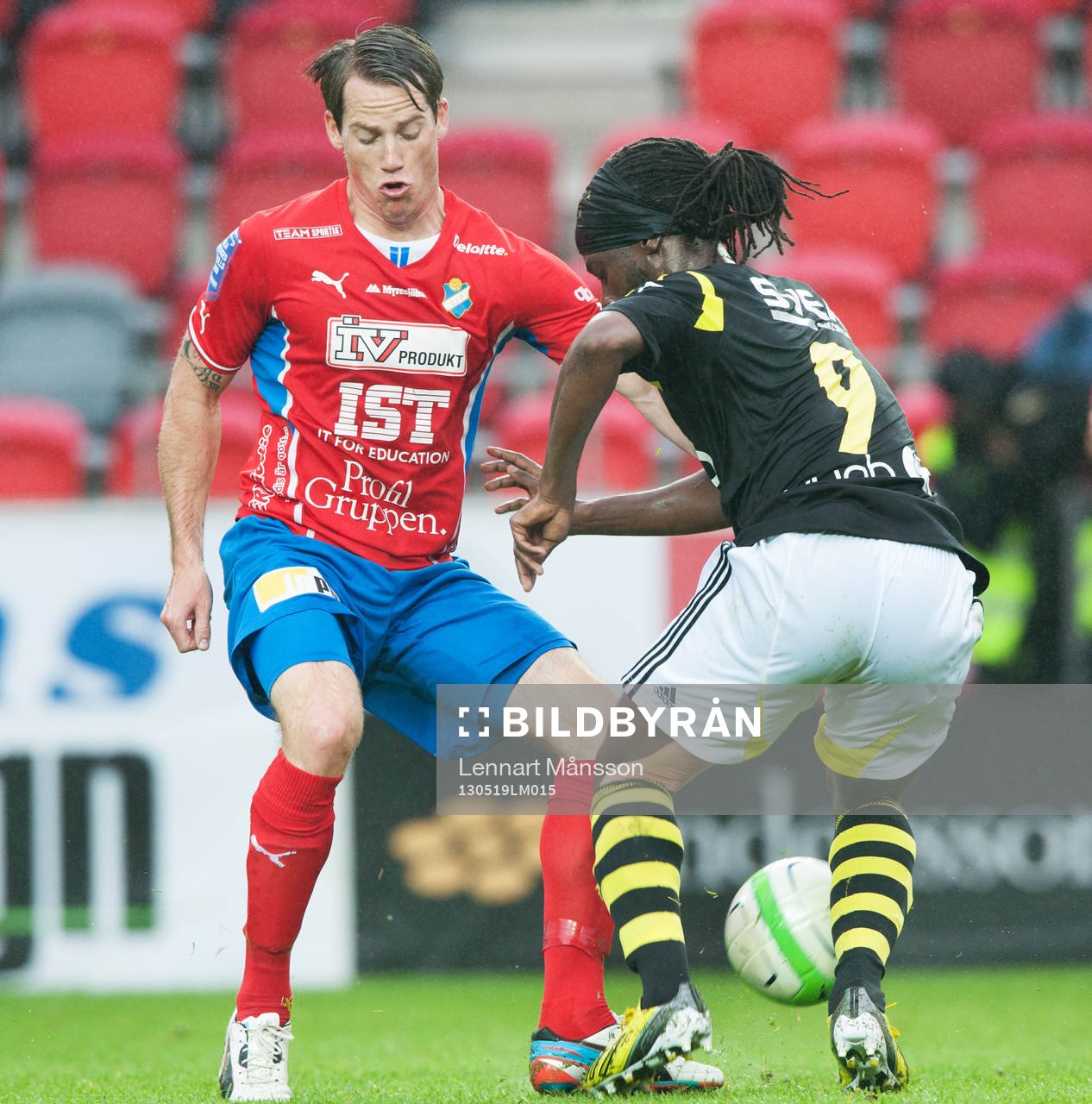 Martin Mutumba, AIK, och Johan Persson, Öster