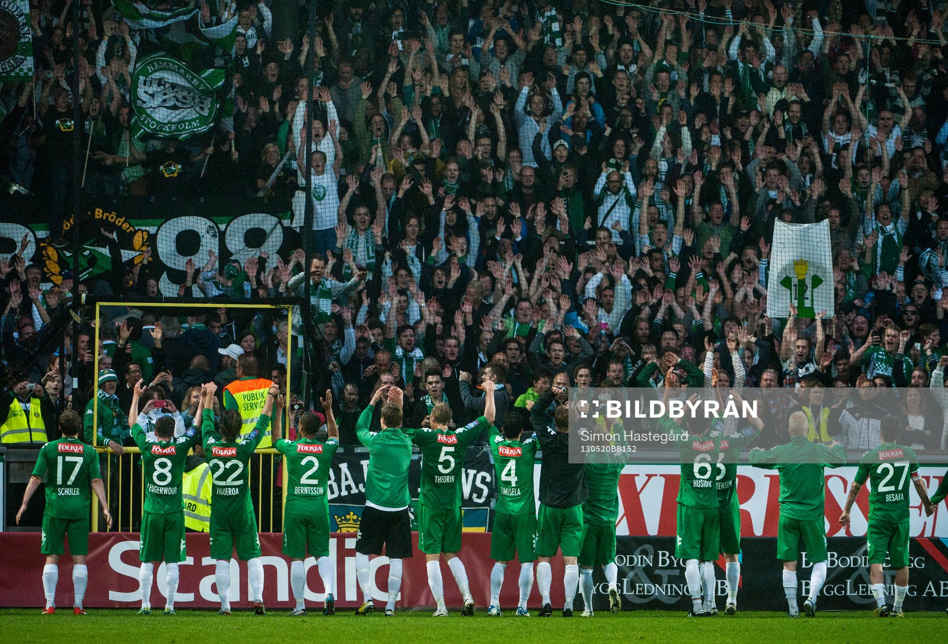 Hammarby-spelarna tackar publiken