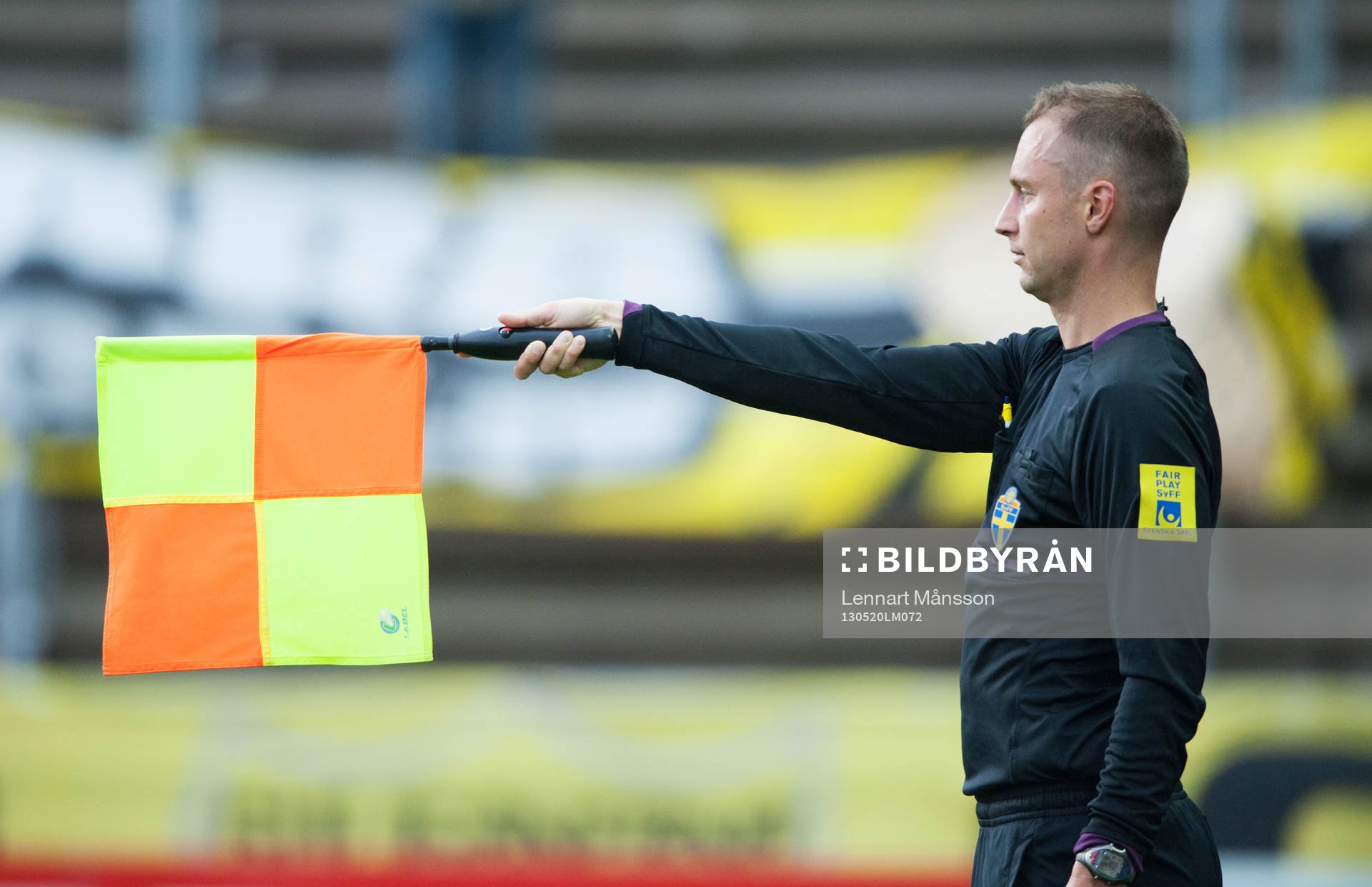 Linjeflagga, assisterande domare flaggar för offside