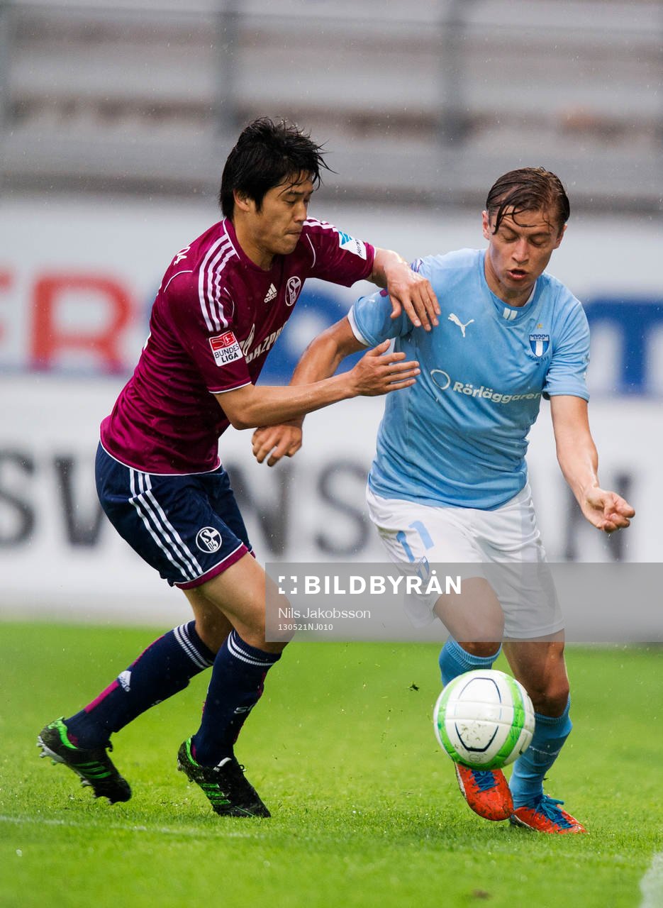 Atsuto Uchida, Schalke 04, Simon Thern, Malmö FF
