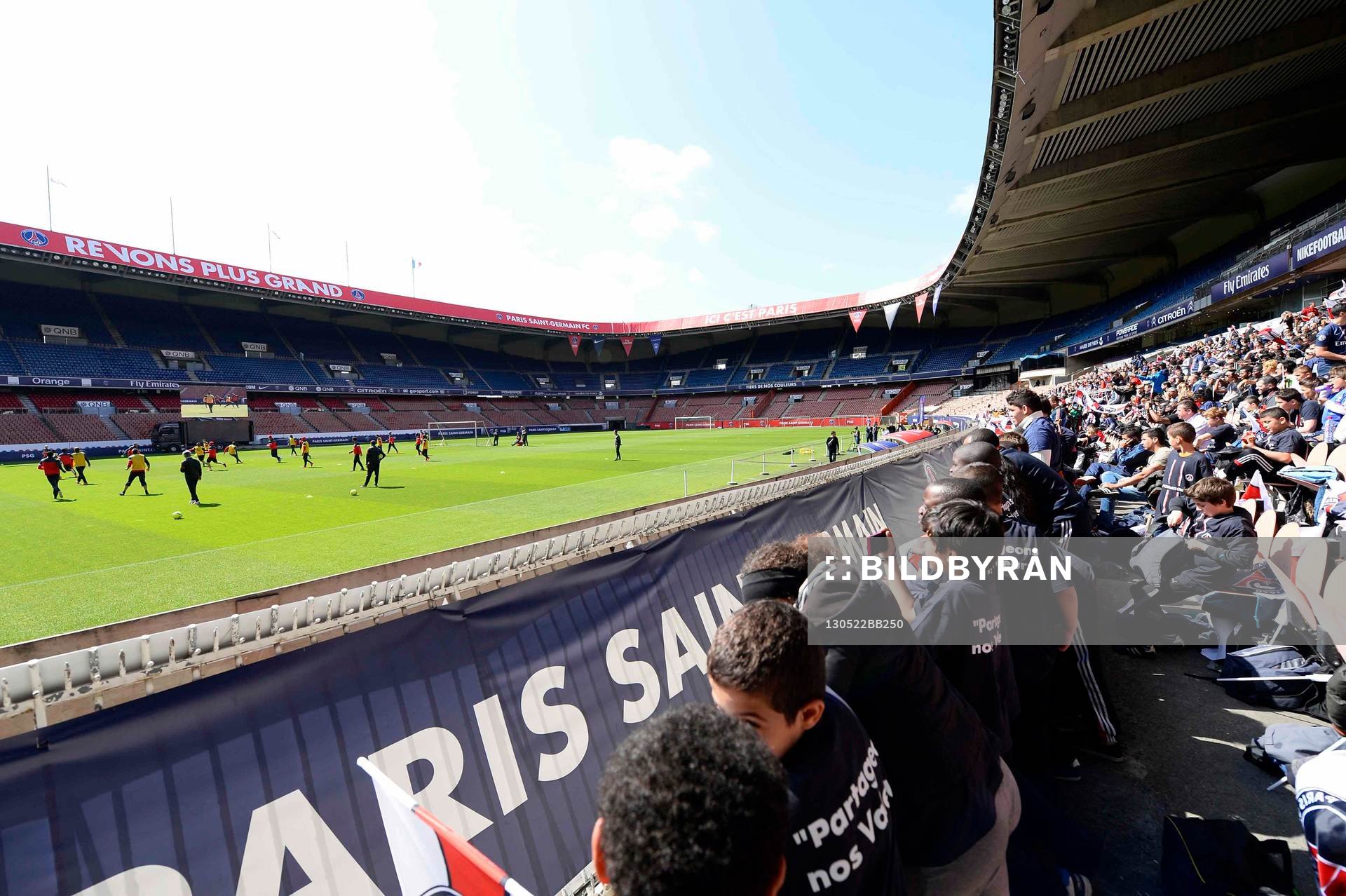  Fotboll, Paris Saint Germain, träning: Illustration Supporters Paris Saint Germain - 22.05.2013 - Entrainement du Paris Saint Germain    