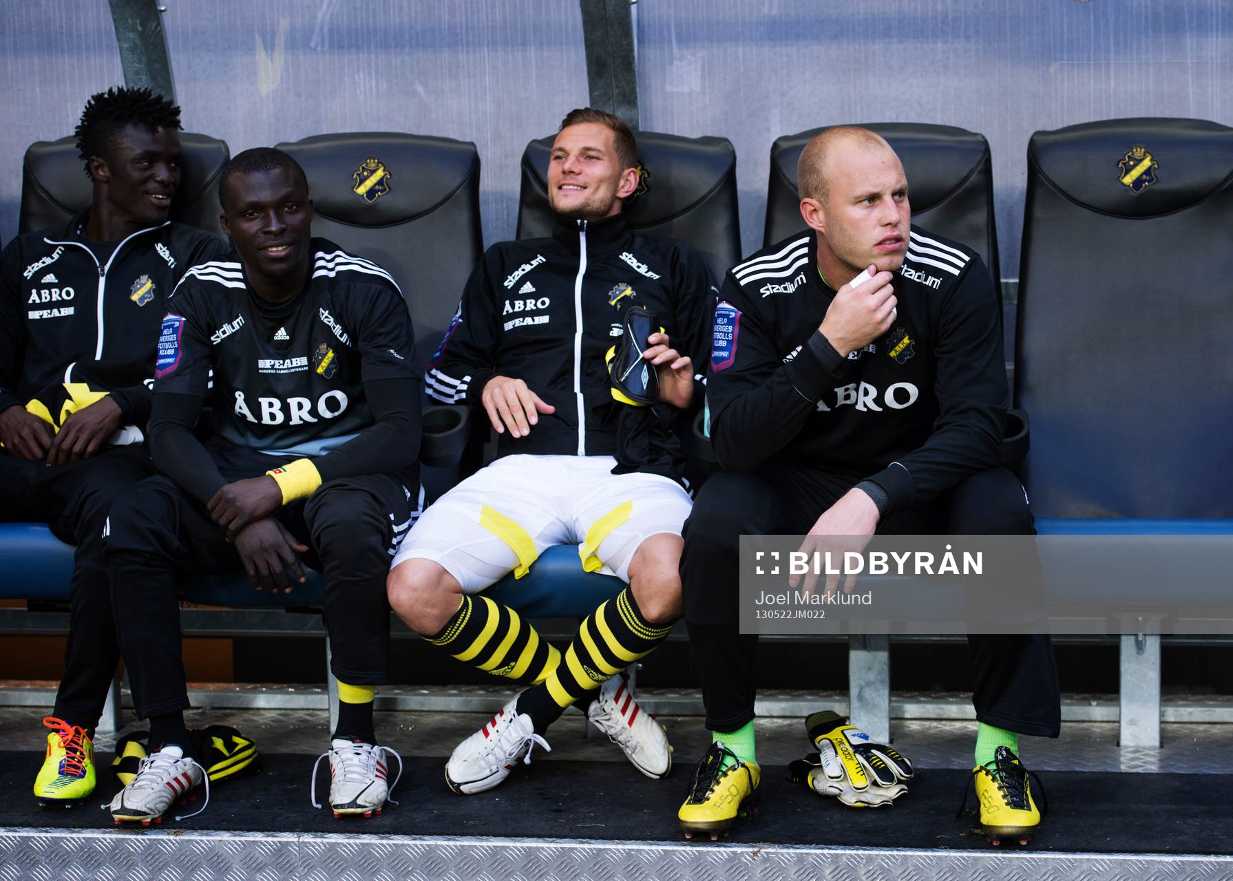 s nya målvakt Christian Frealdsson (h) sitter på