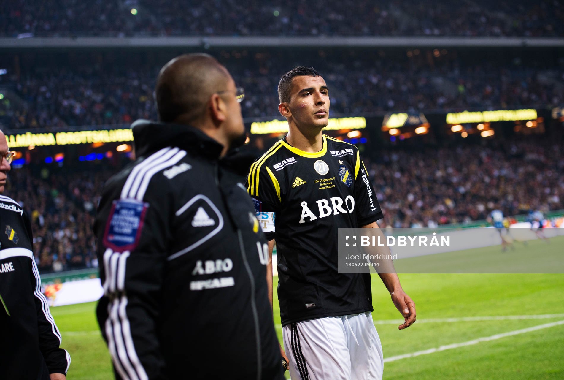 s Nabil Bahoui får lämna planen