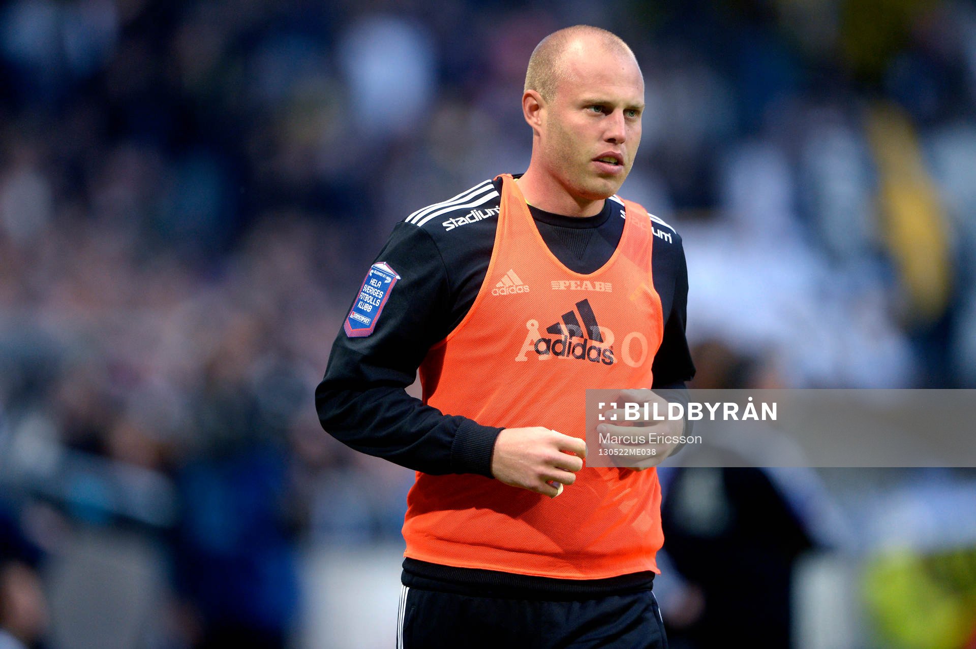 Fotboll, Allsvenskan, AIK - Djurgården: AIKs nya målvakt Christian Frealdsson på bänken. 