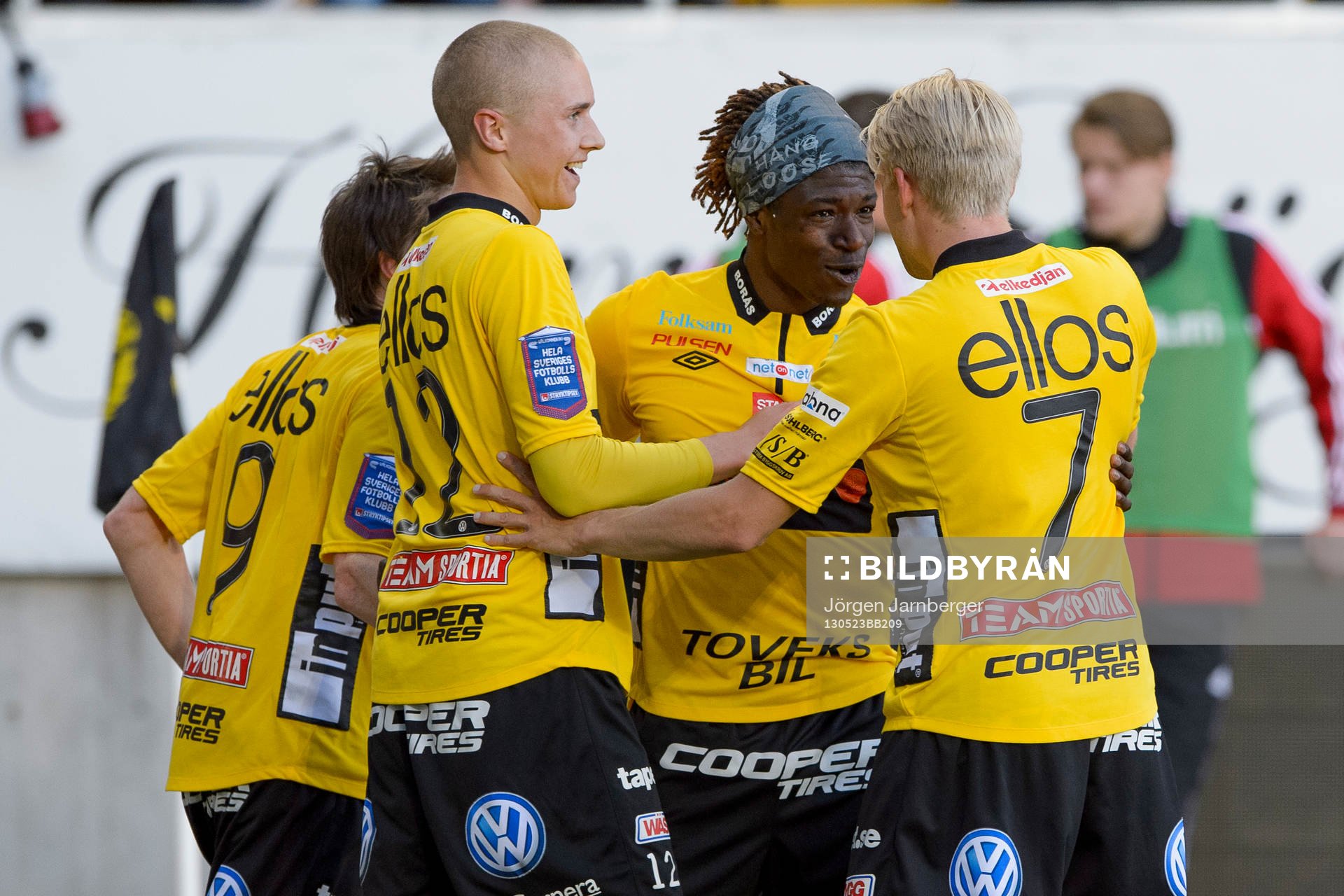 Mohamed Bangura, Elfsborg kramas om av Johan Larsson,