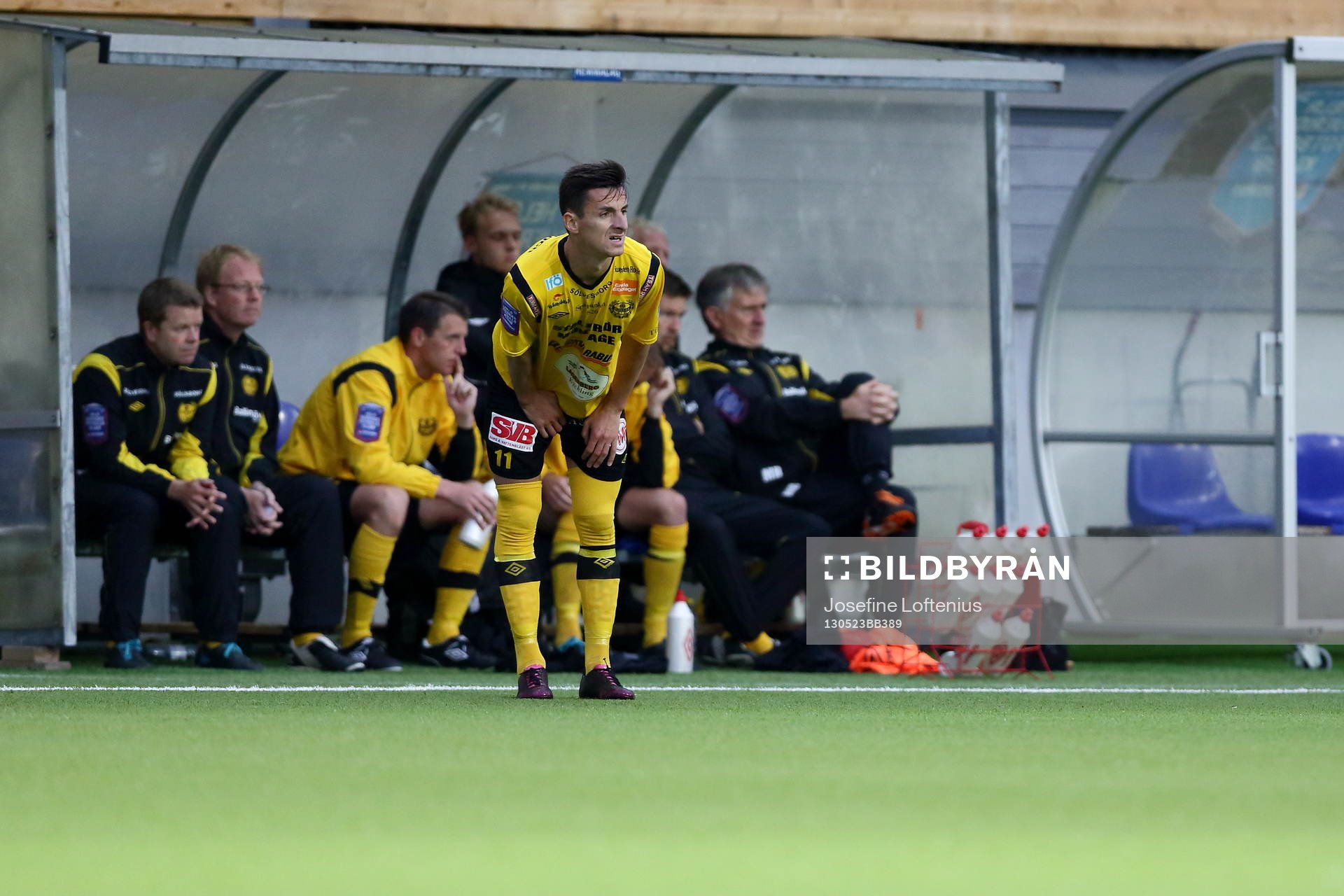 Mjällby AIF bänken med Mjällby Haris Radetinac