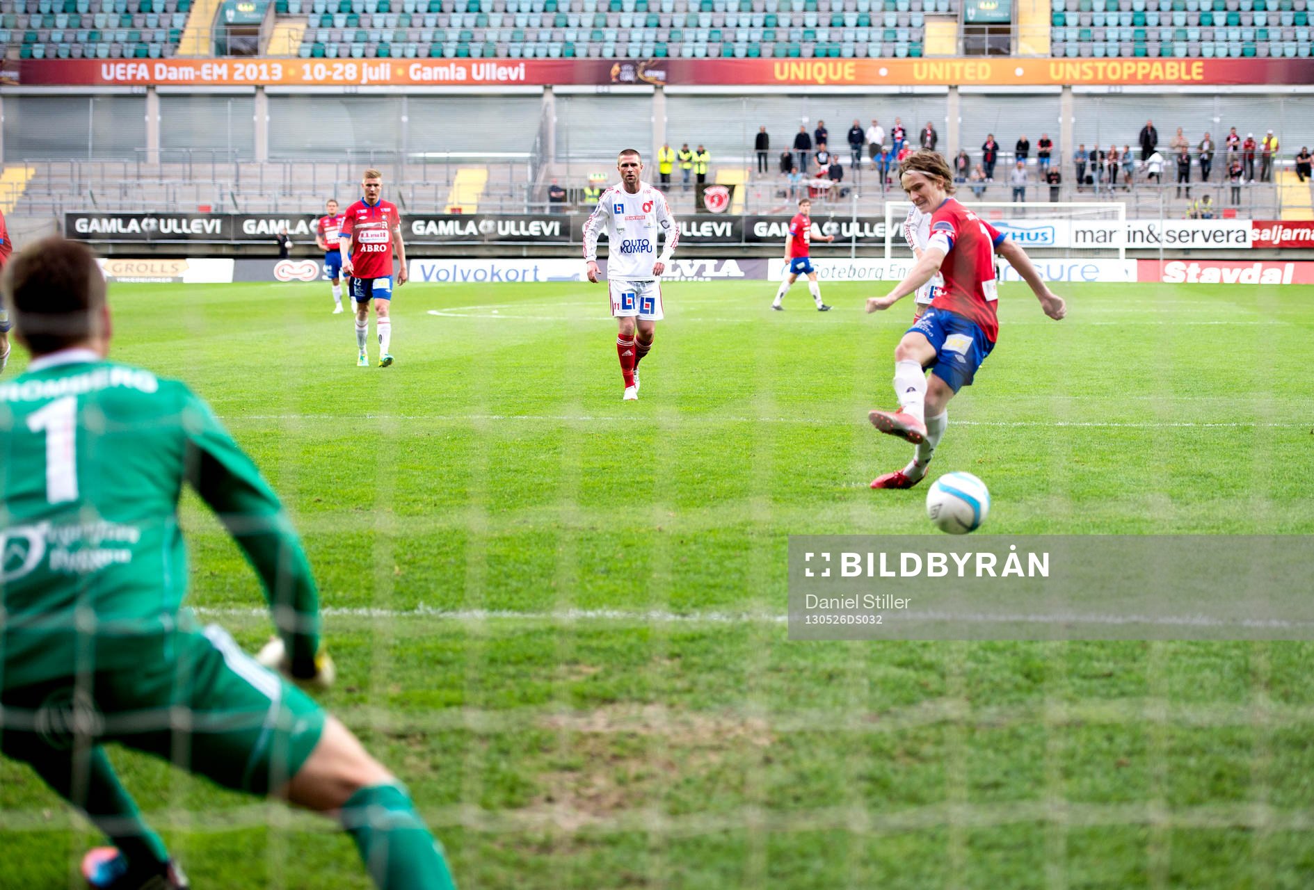 Jakob Lindström, Örgryte, sätter straffen som betyder 1-1