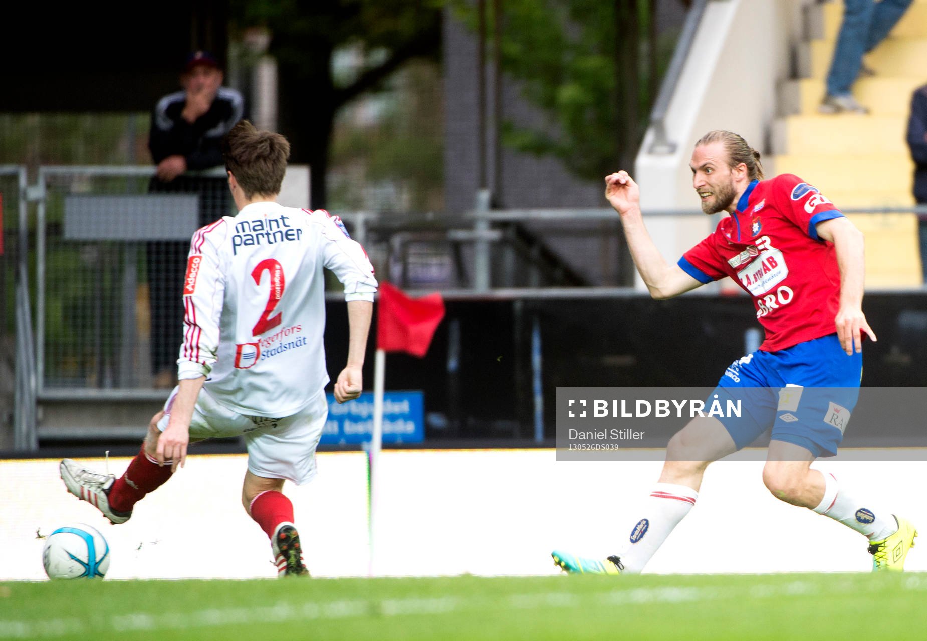 Emil Karlsson, Örgryte, sjuter 2-2. Patrik Anttonen,