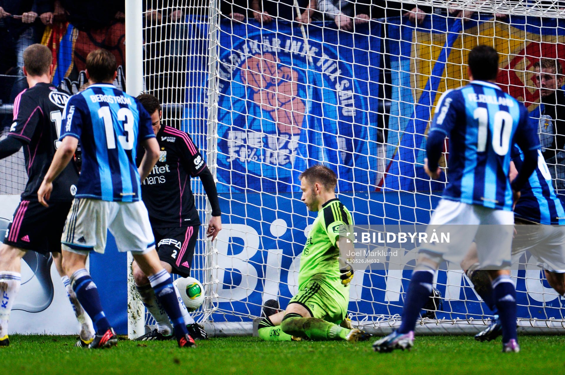 Djurgårdens Daniel Amartey (ej i bild) gör 1-1 bakom IFK