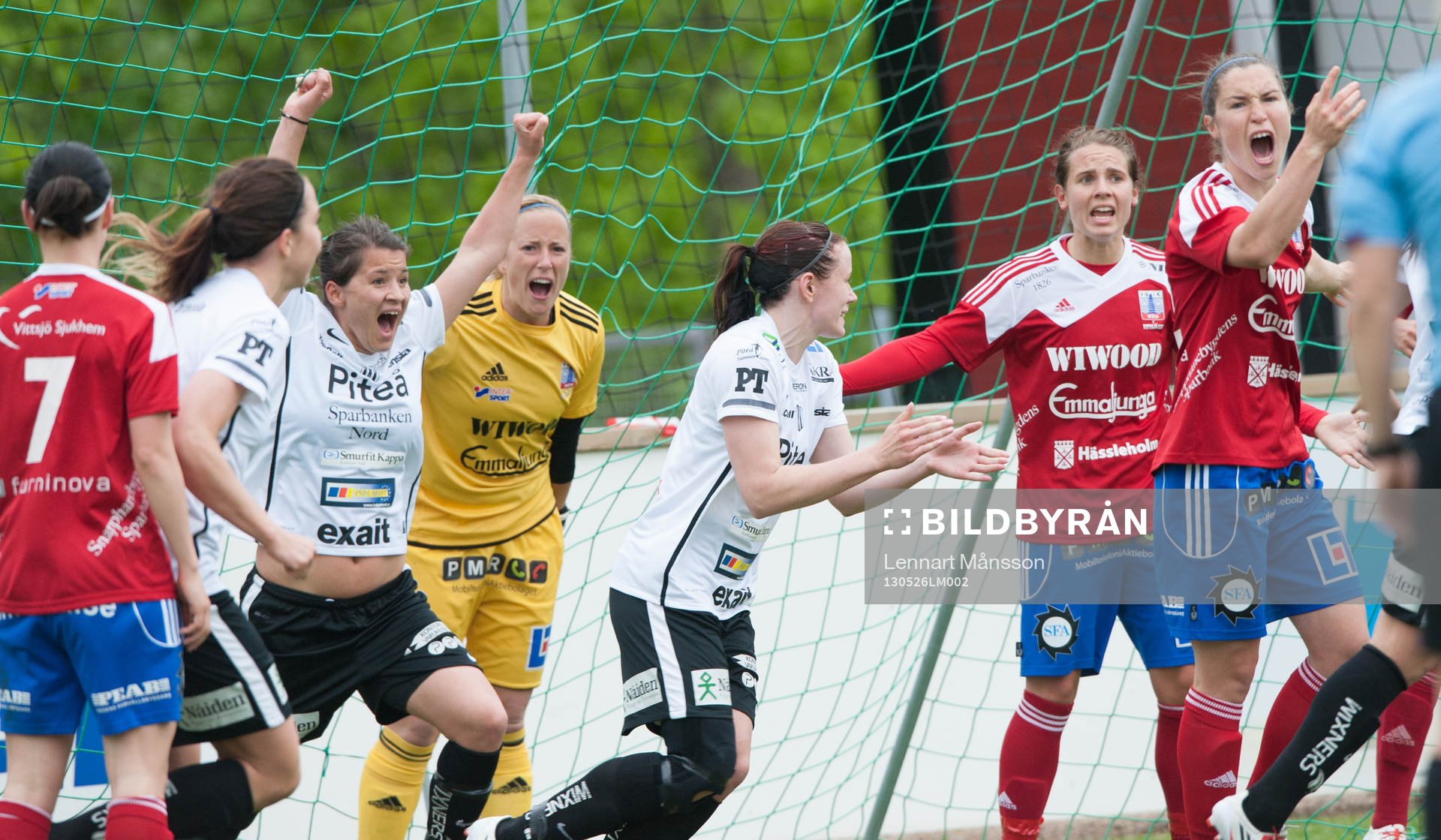 1-1 PÅiteå-tjejerna jublar