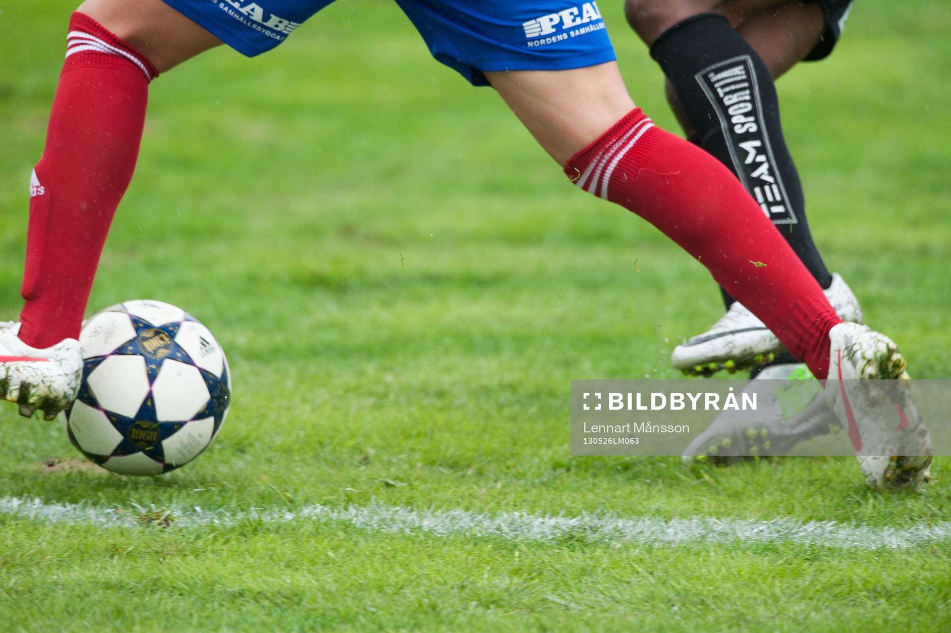 Fot, boll, bollkontroll, fotbollsskor, gräs, gräsmatta,